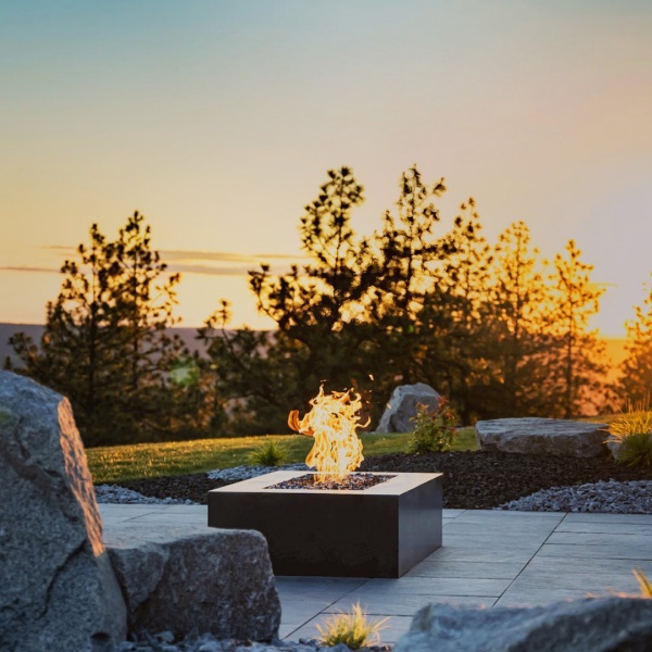 What Are the Benefits of Installing a Modern Outdoor Fireplace?