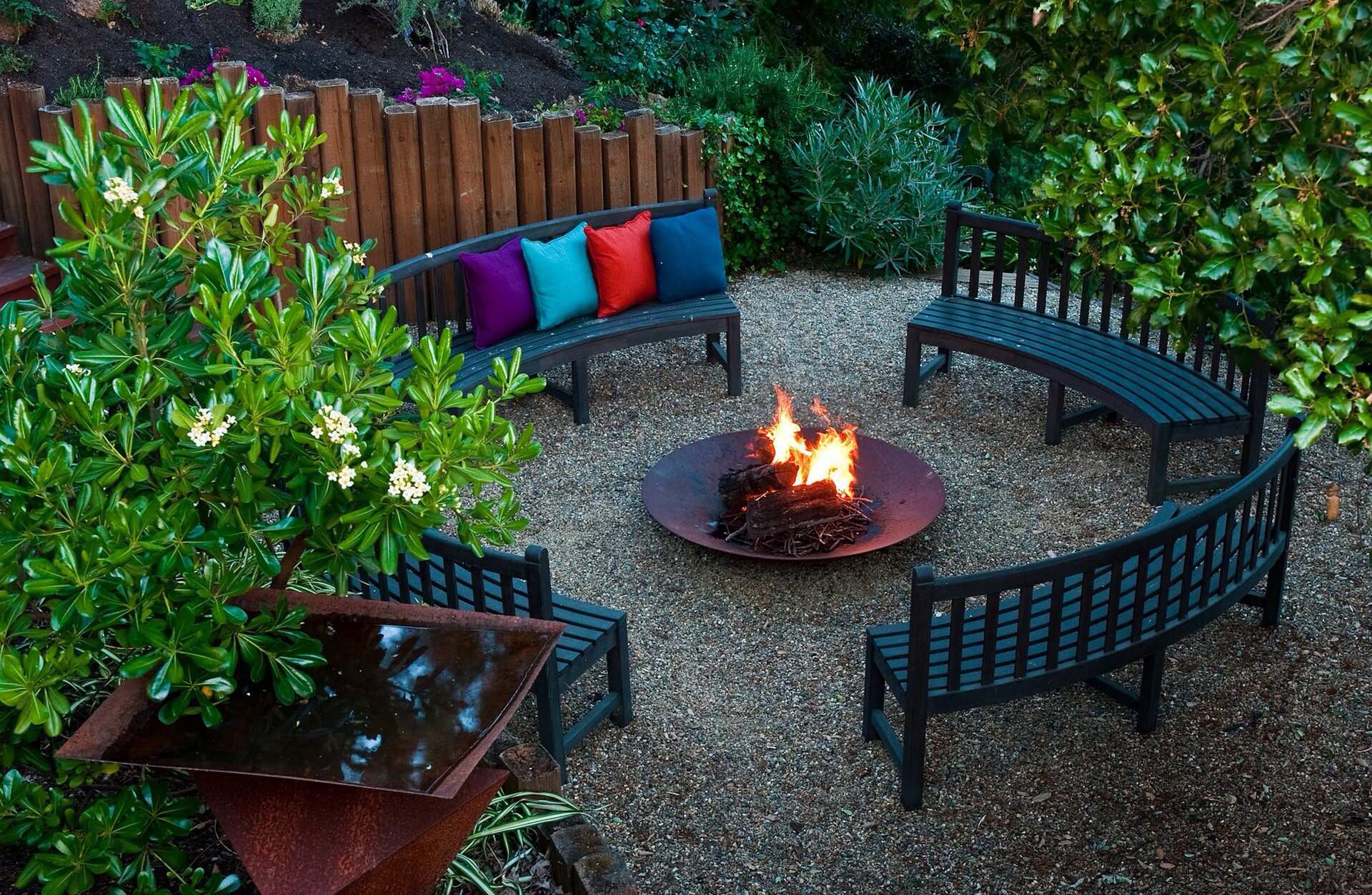 What Makes Custom Fire Pits a Trending Choice for Homeowners?