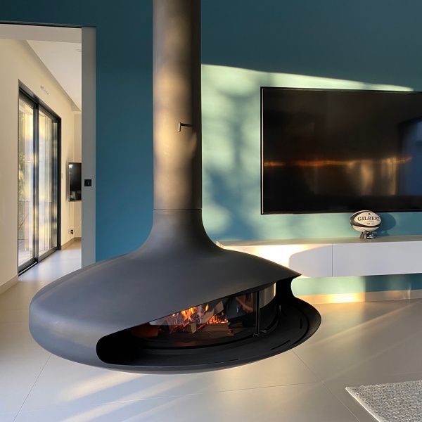 How Do Modern Hanging Fireplaces Improve Indoor Air Quality?