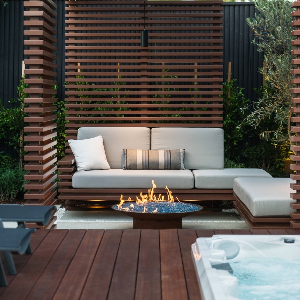 How to Choose the Best Outdoor Gas Fire Feature for Your Space