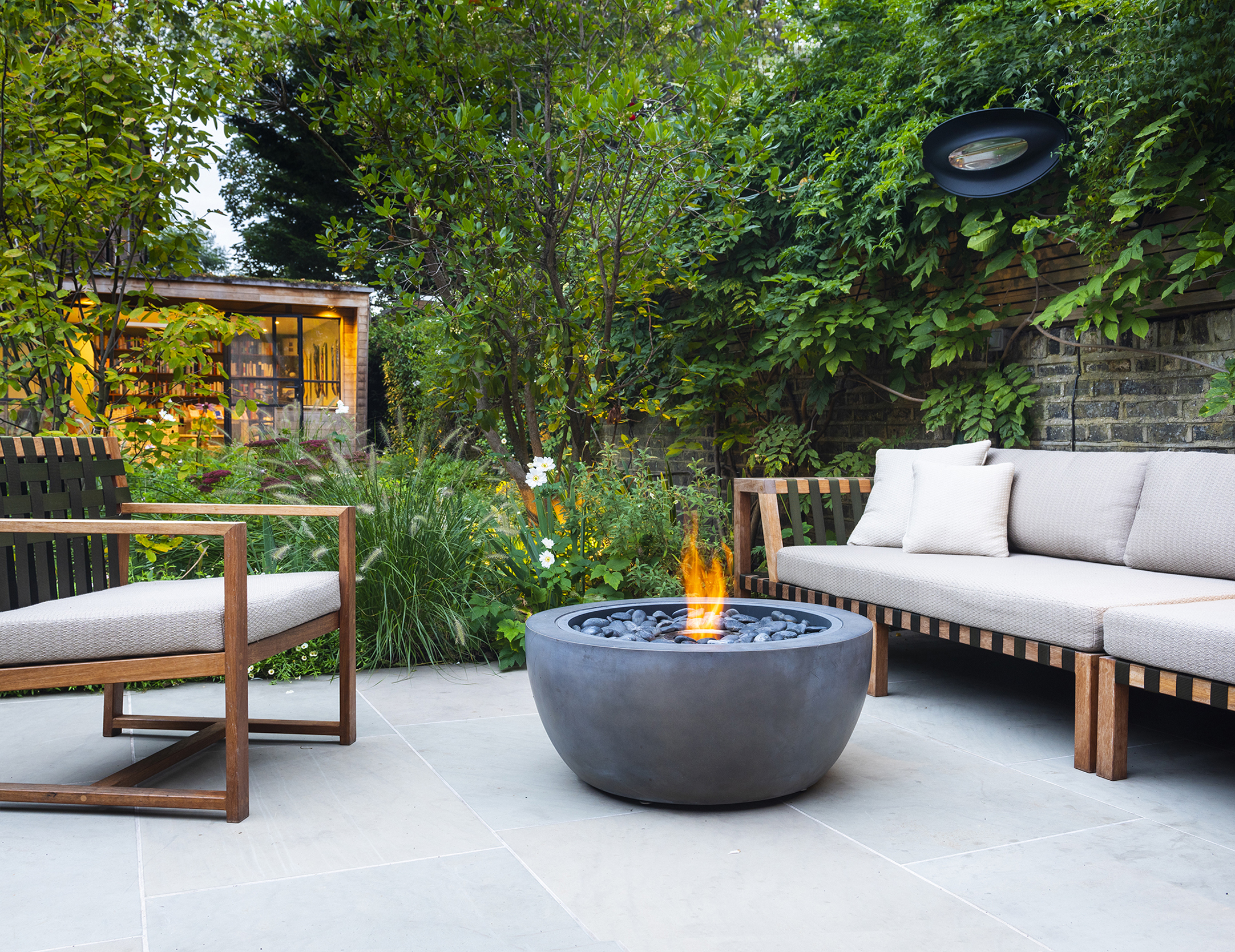 What Makes Vented Gas Fireplaces a Popular Choice Among Buyers?