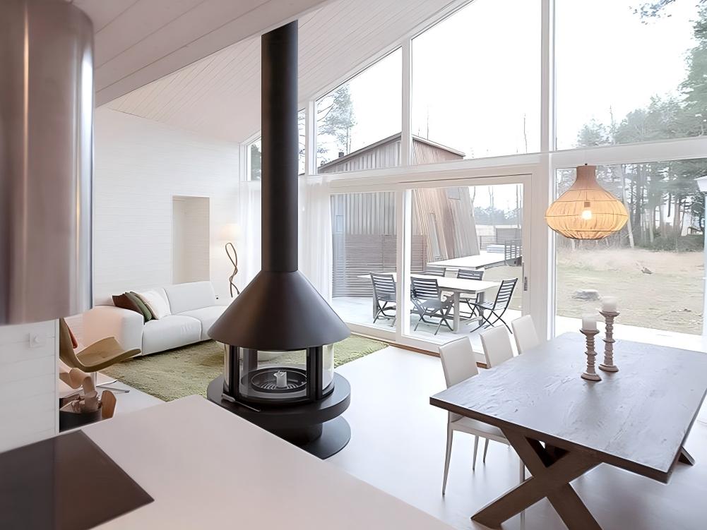 What Is a Suspended Fireplace? A Complete Guide to Design, Types & Applications