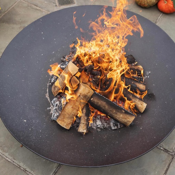 How to Choose the Right Fuel Type for Your Outdoor Fireplace