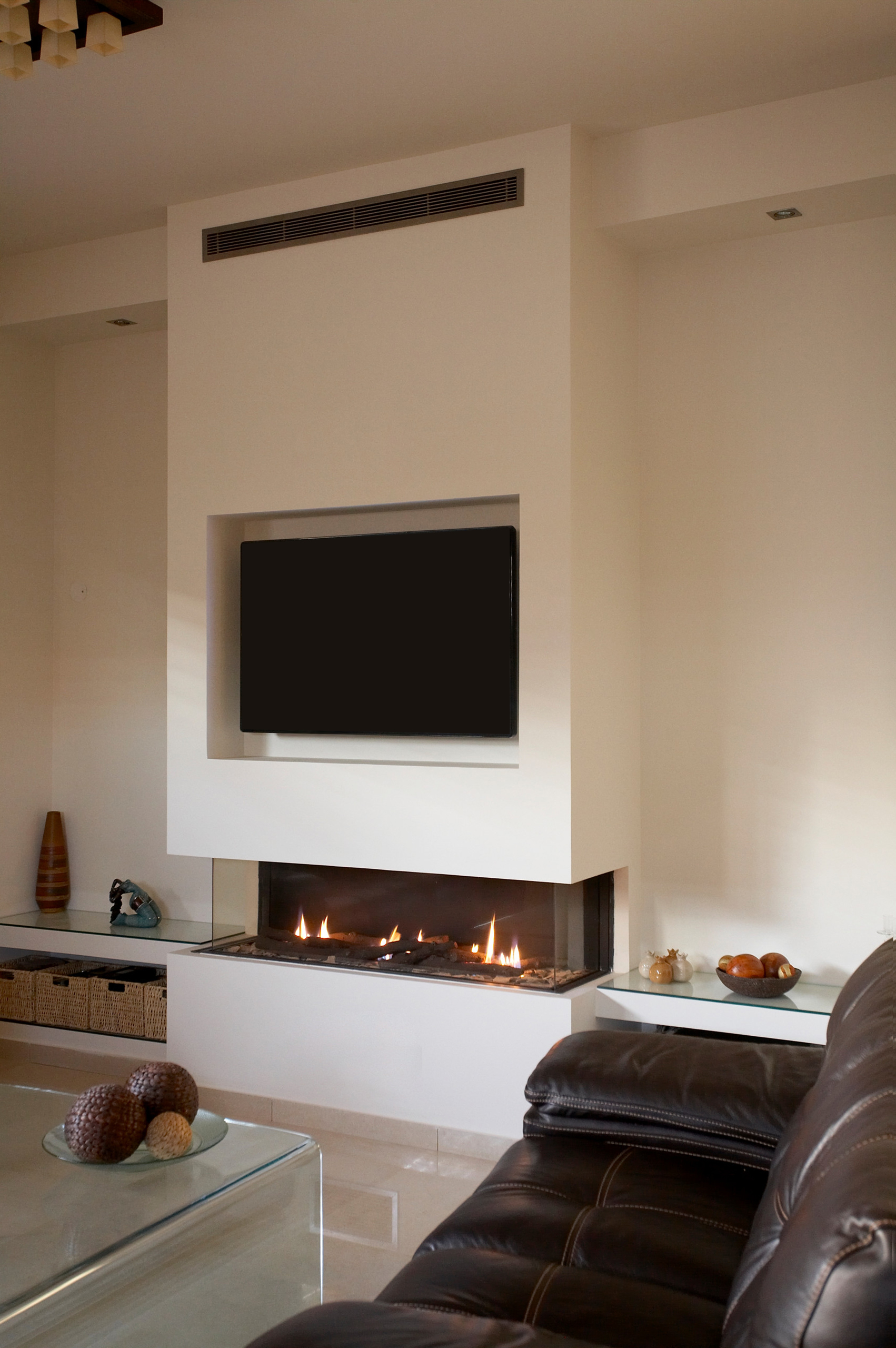 Where to Find the Best Deals on Black Fireplaces for Your Business