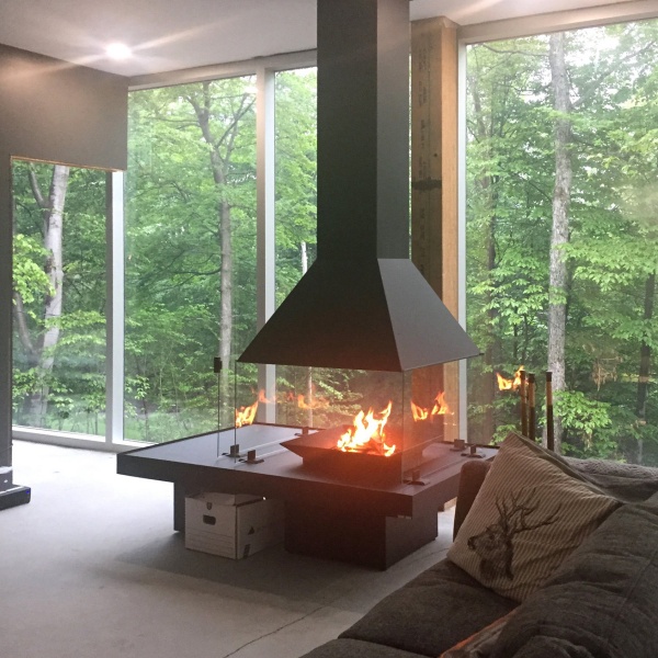 What Makes Floating Gas Fireplaces a Trending Choice This Season?