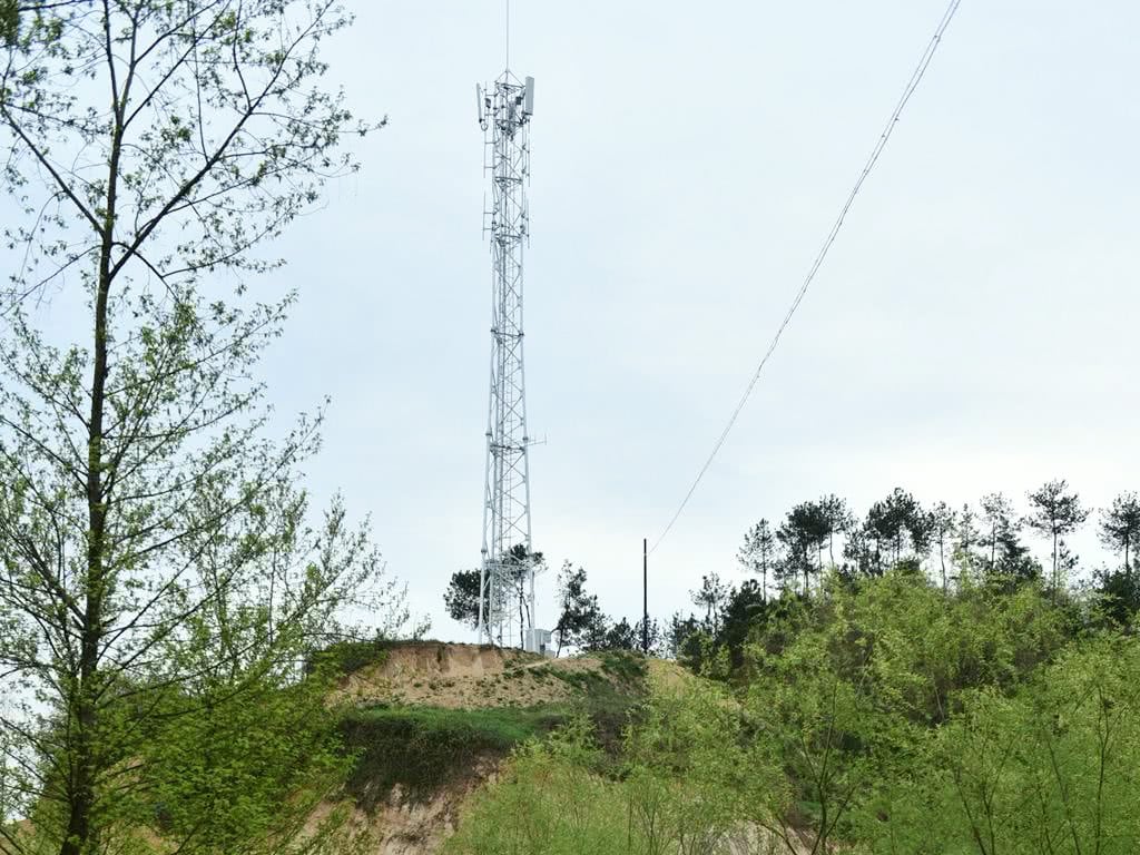 Hebei Mailing bravely shoulders the heavy responsibility of social responsibility and paves the way for communication highways in remote mountainous areas