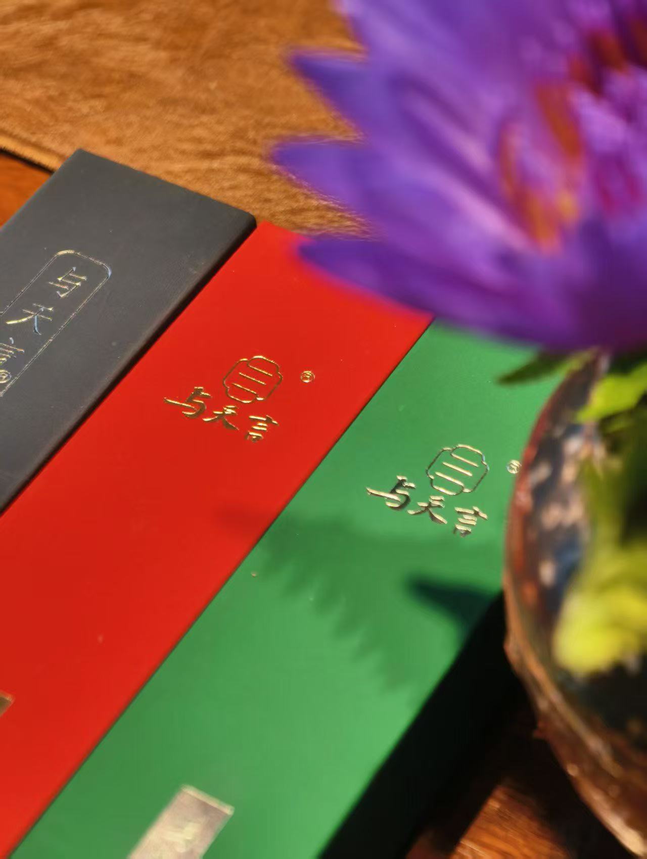 Authentische botanische Räucherstäbchen-Handwerkskunst