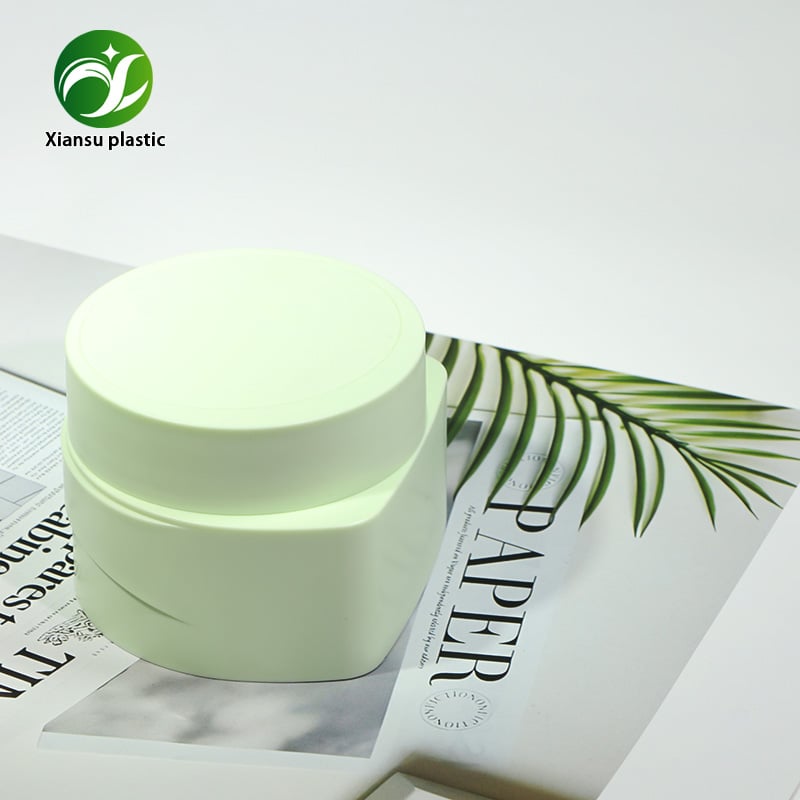 250 ml AS plastic crèmejar in macaronkleur voor huidverzorging, inclusief spatel; grote capaciteit voor gezichtscrème en maskers; cosmetische verpakkingsemmer voor lotion en balsem