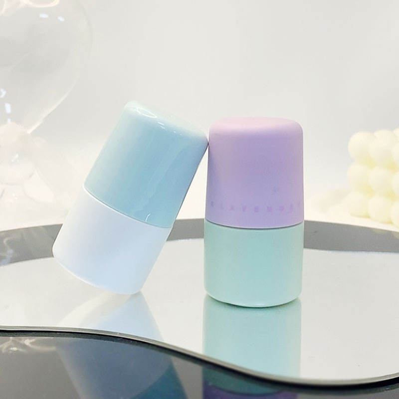 Ronde cilindrische PE roll-onstokfles, plastic deodorant- en zonnenschermrollercontainer met schroefdop, 10 ml, 15 ml, 30 ml cosmetische verpakkingsbuis, OEM-groothandel
