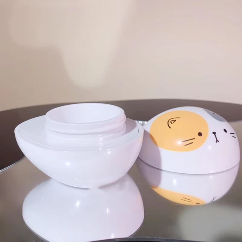 10ml ABS White Cute Cat Pattern Lip Balm Jar Cosmetic Cream Container Round Screw Lid Skincare Packaging for Lip Mask Eye Cream Travel Size 