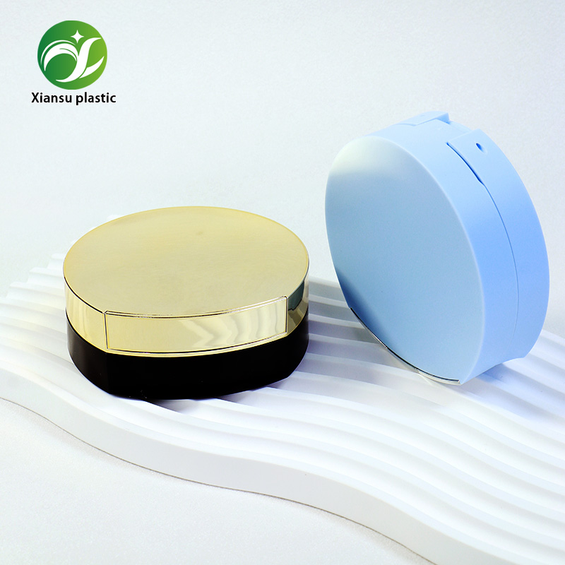 Refillable Cushion Compact Case with Mirror, Matte Finish & Electroplated Gold Magnetic Closure for Foundation Makeup Packaging