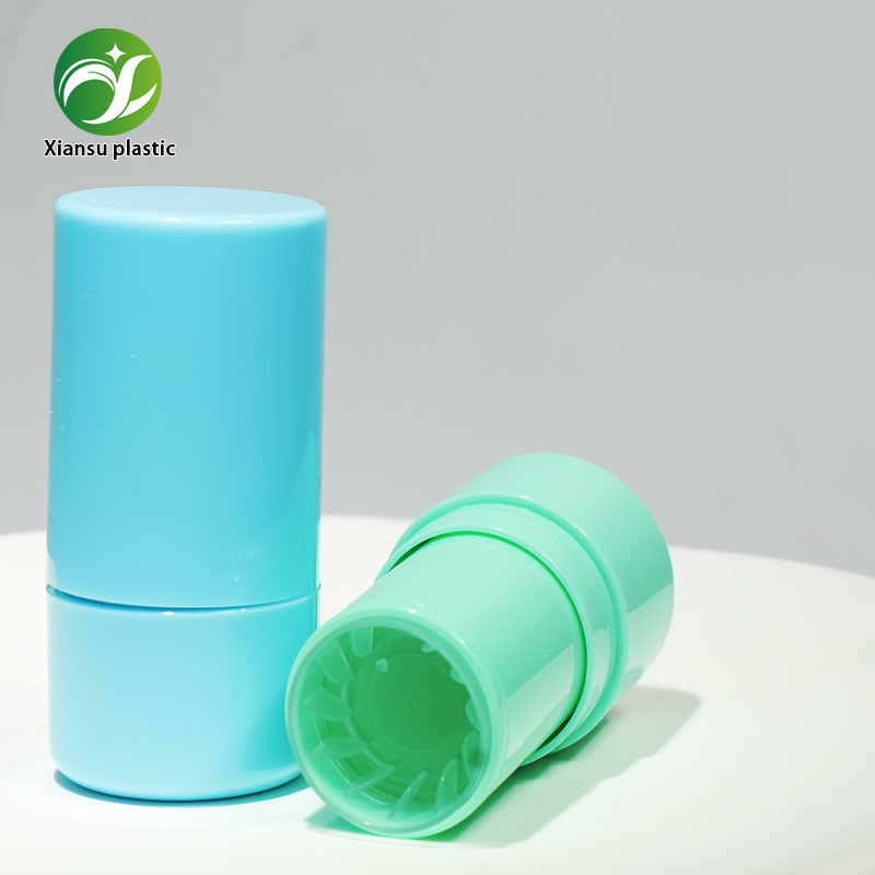 Why Choose Recycled Plastic Cosmetic Containers?