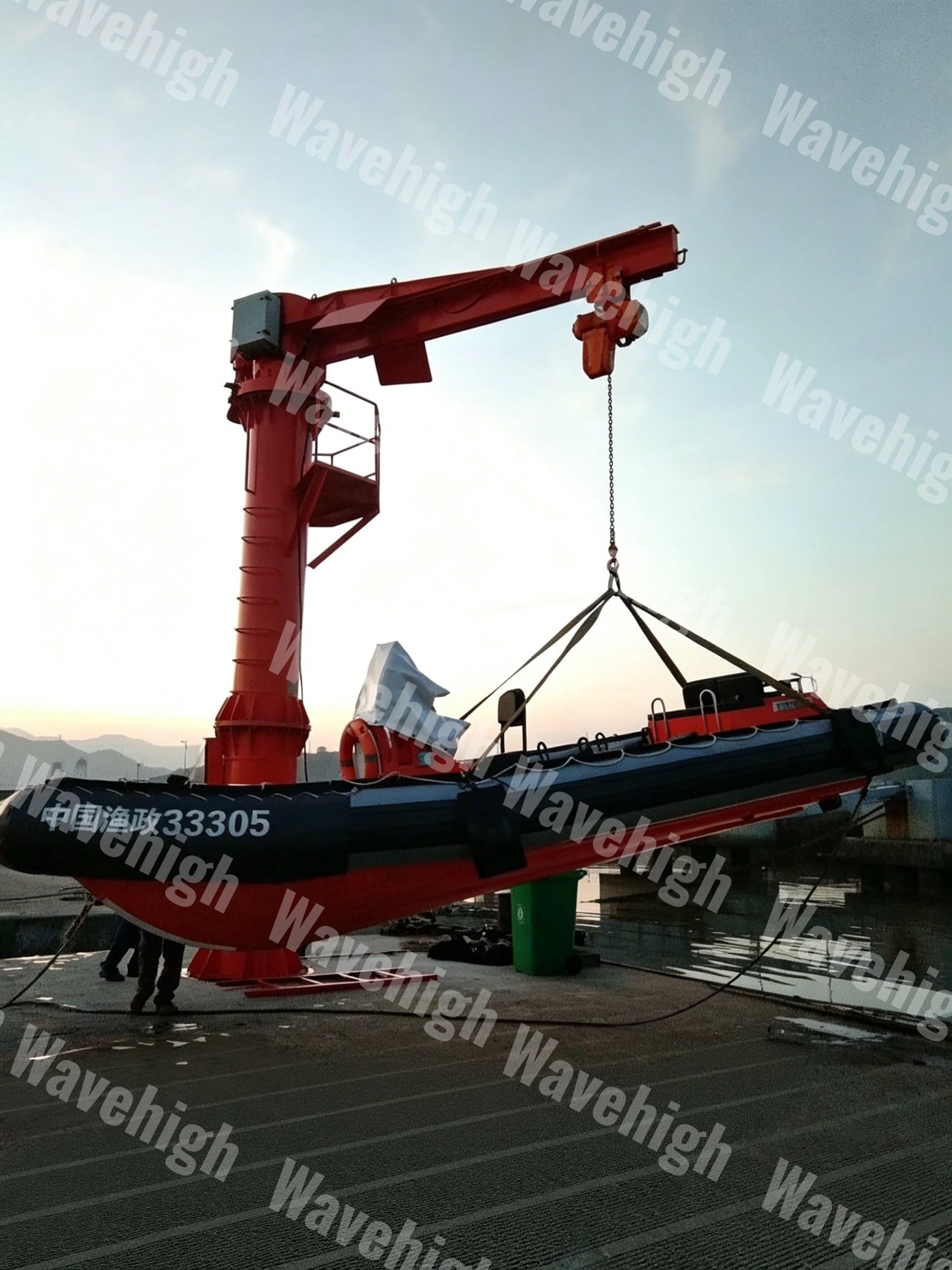 Cần cẩu với tay cần cứng