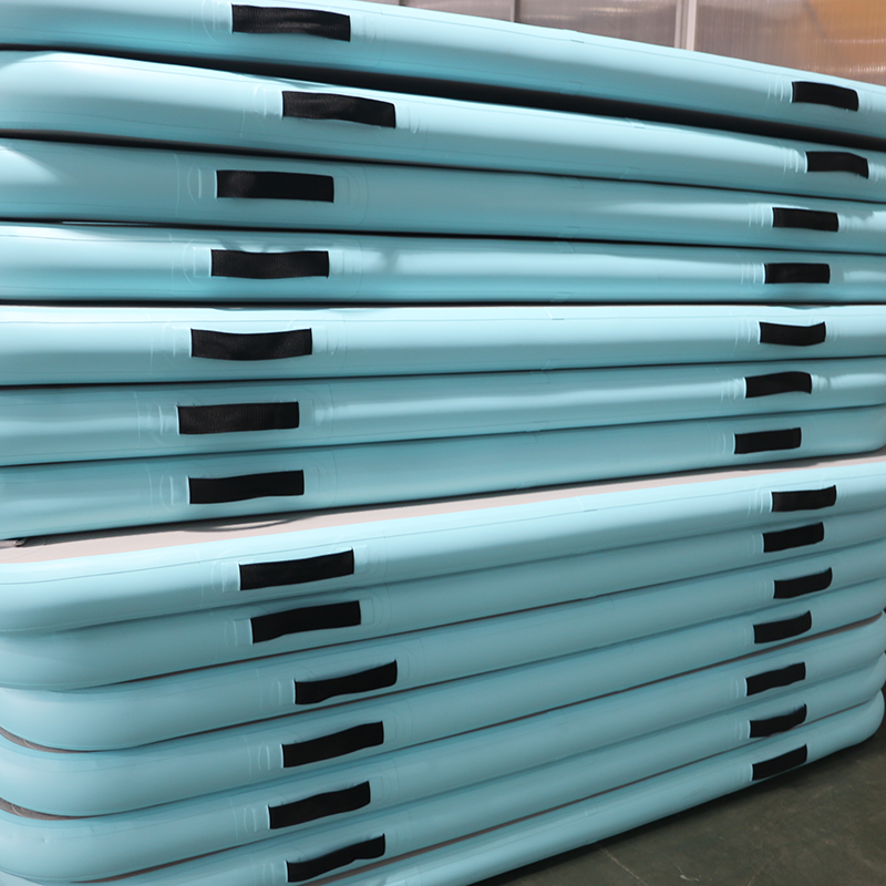 Inflatable Water Mat Pool with Integrated Mesh (10).png