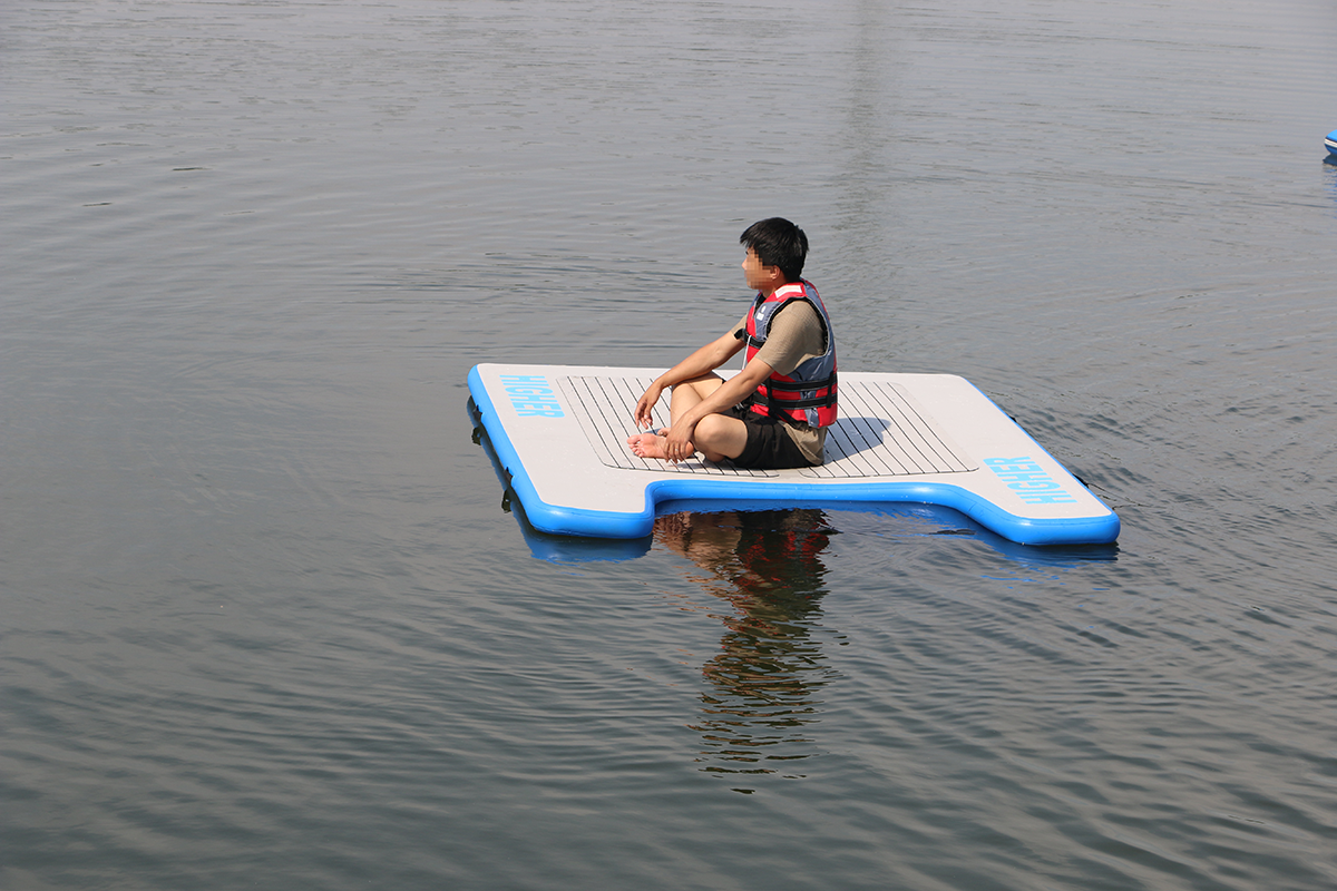 How to use inflatable floating water pad for relaxing (2).png
