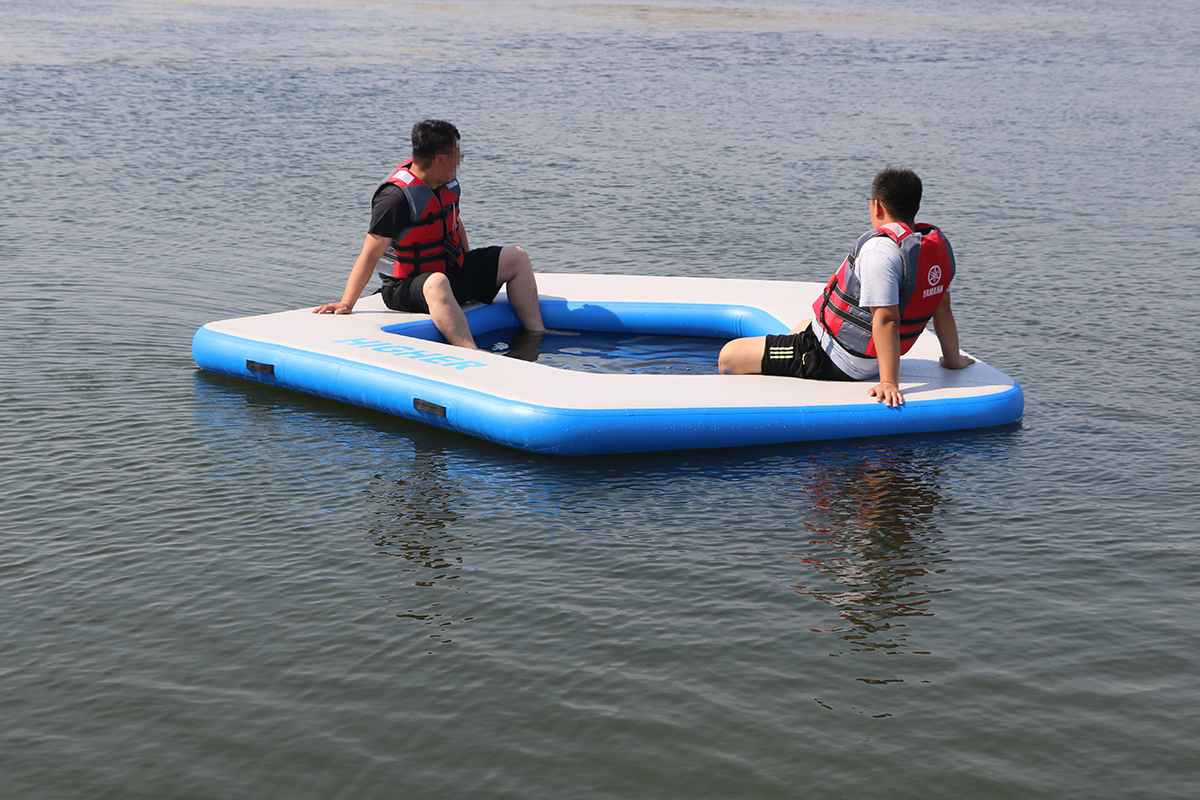 How to use inflatable floating water pad for relaxing (3).png