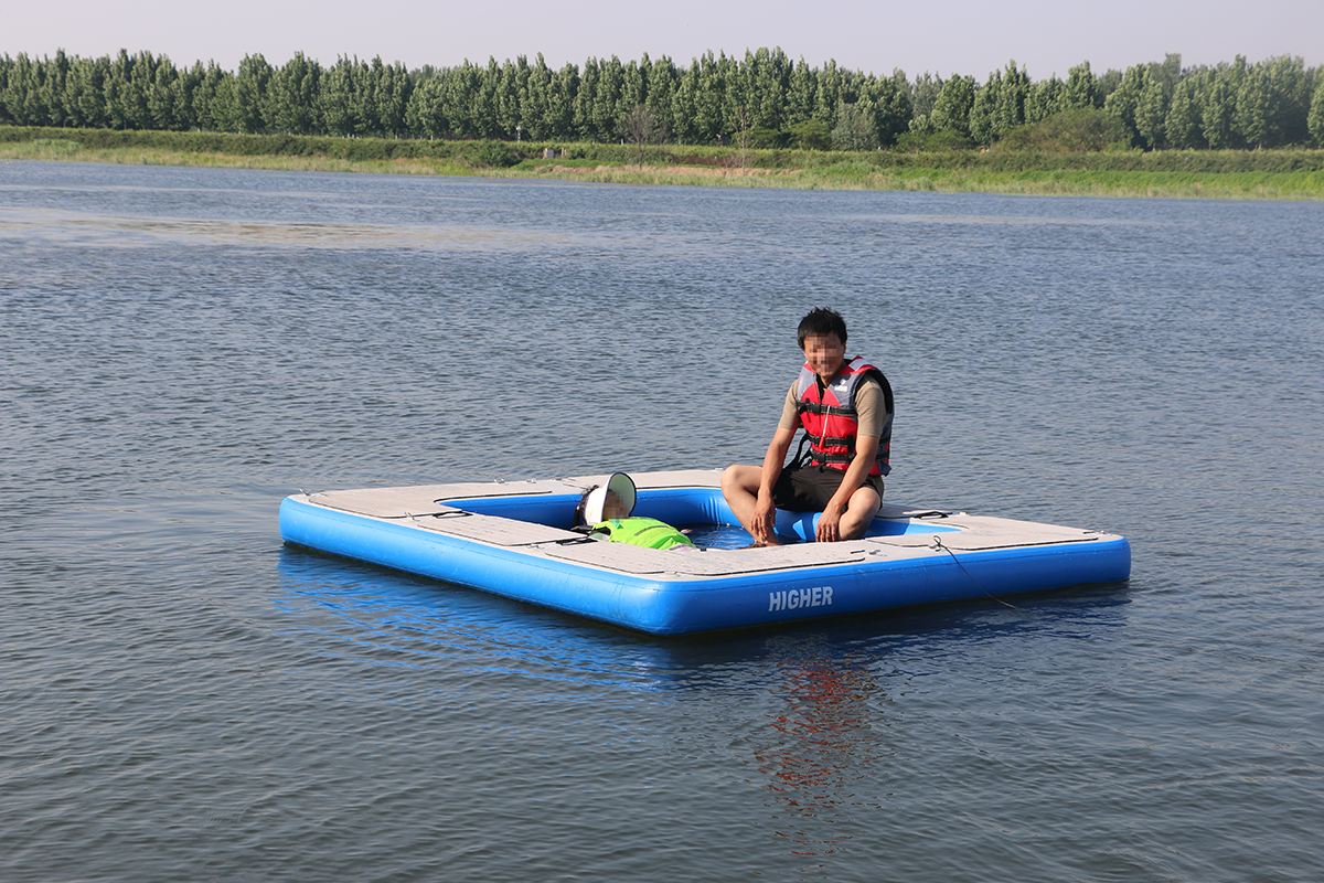 How to use inflatable floating water pad for relaxing (6).png