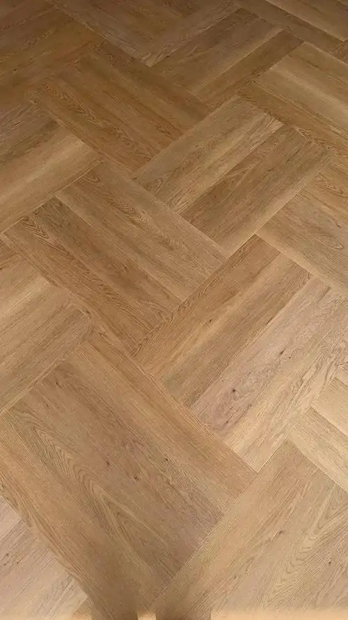Long-Format Rigid Core Flooring with Practical Planning