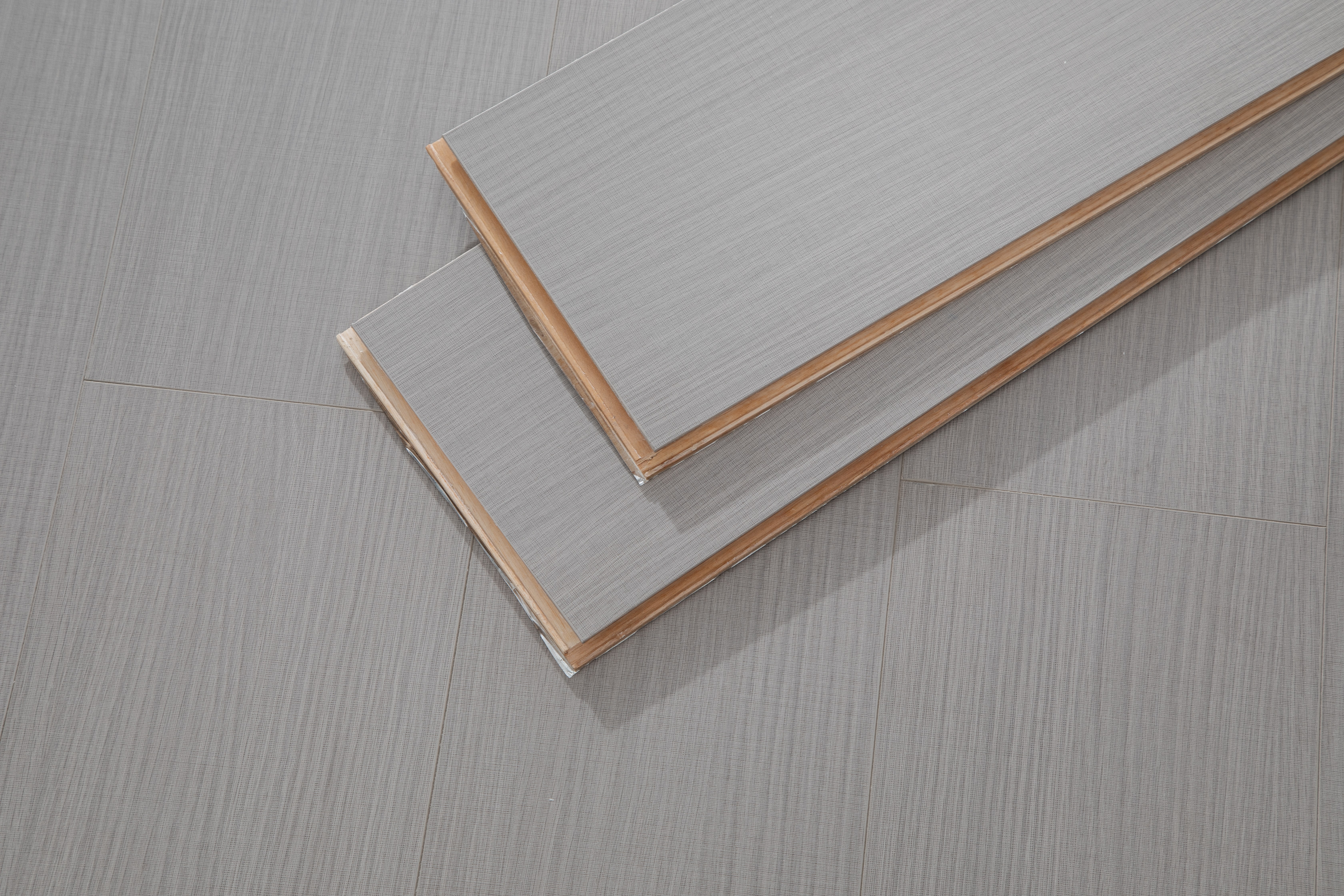 Adhesive-Free Floating Format Reduces Scheduling Risk