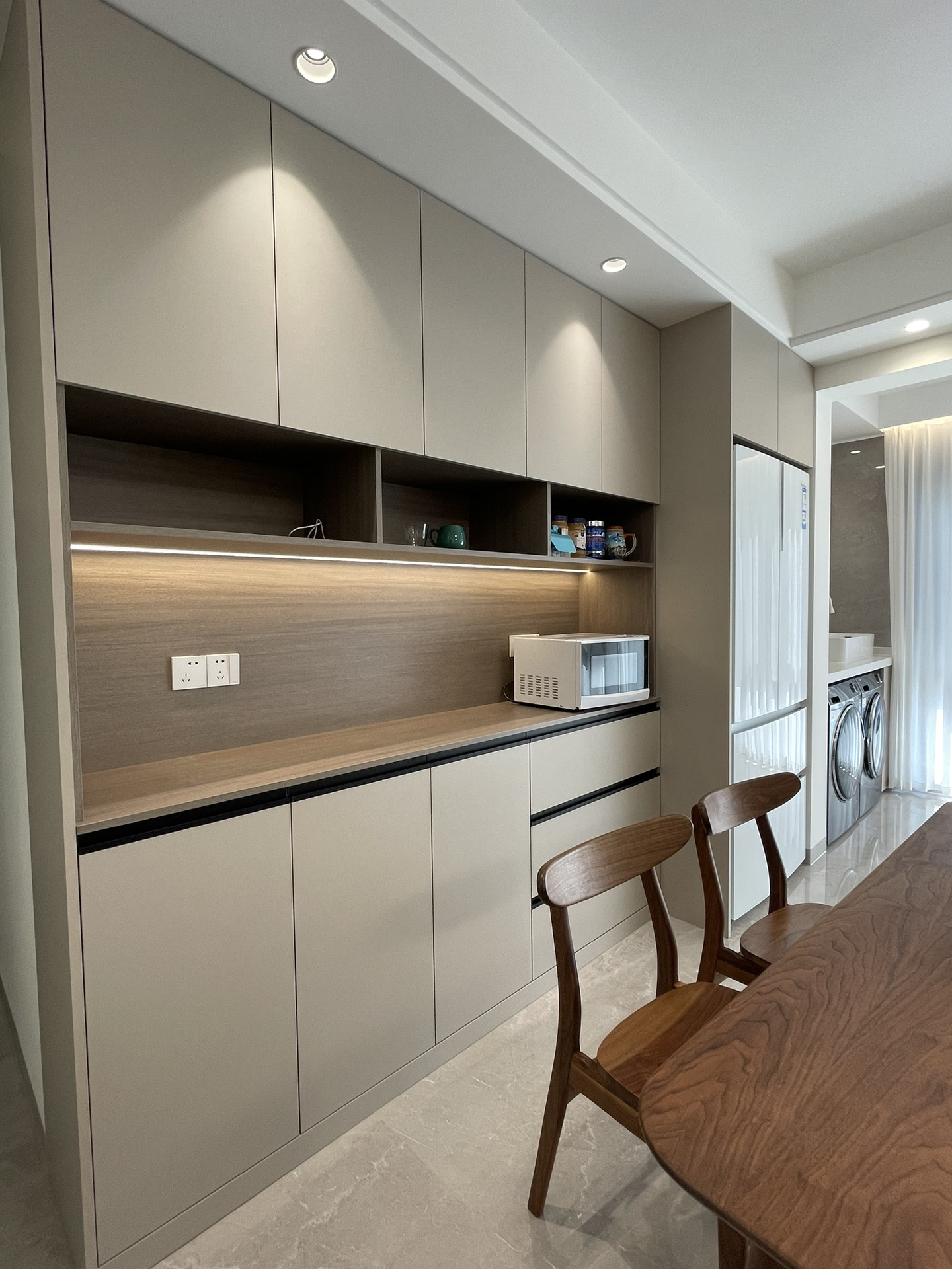 Surface Texture and Decor Selection