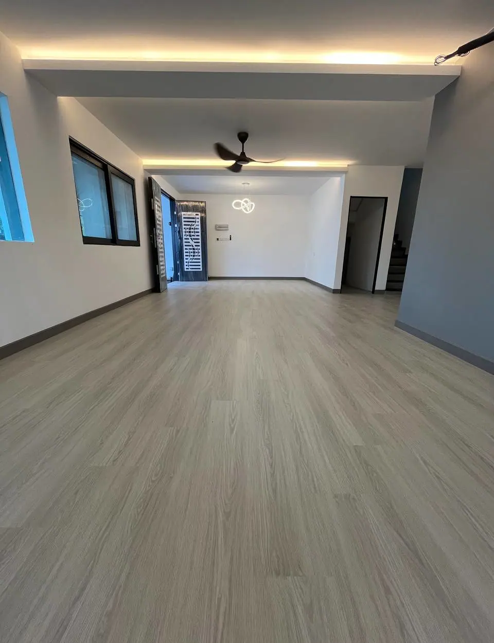 Fast Floating Installation with Practical Planning
