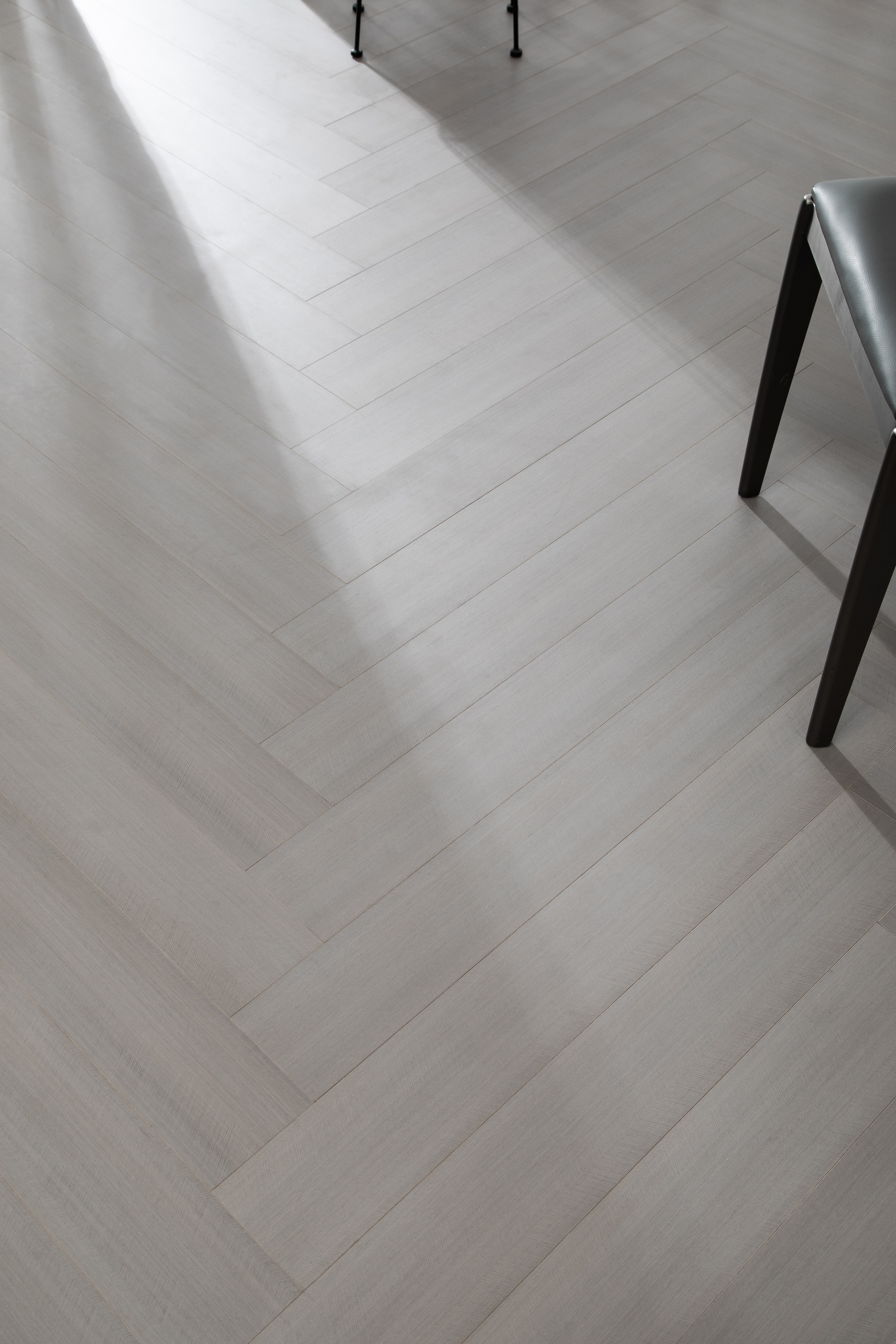 Grey Undertones Under Room Lighting