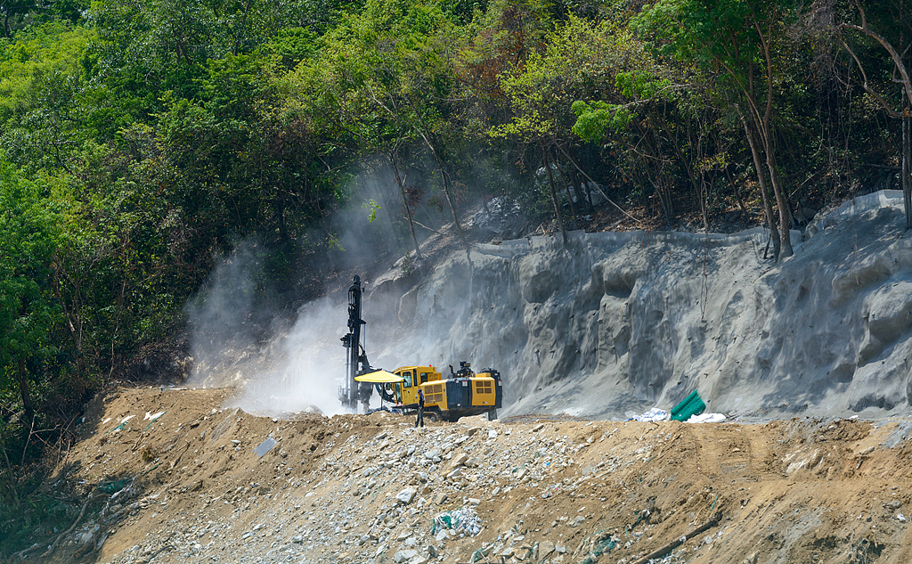 How Mining Rock Drilling Machines Improve Efficiency in Your Operations