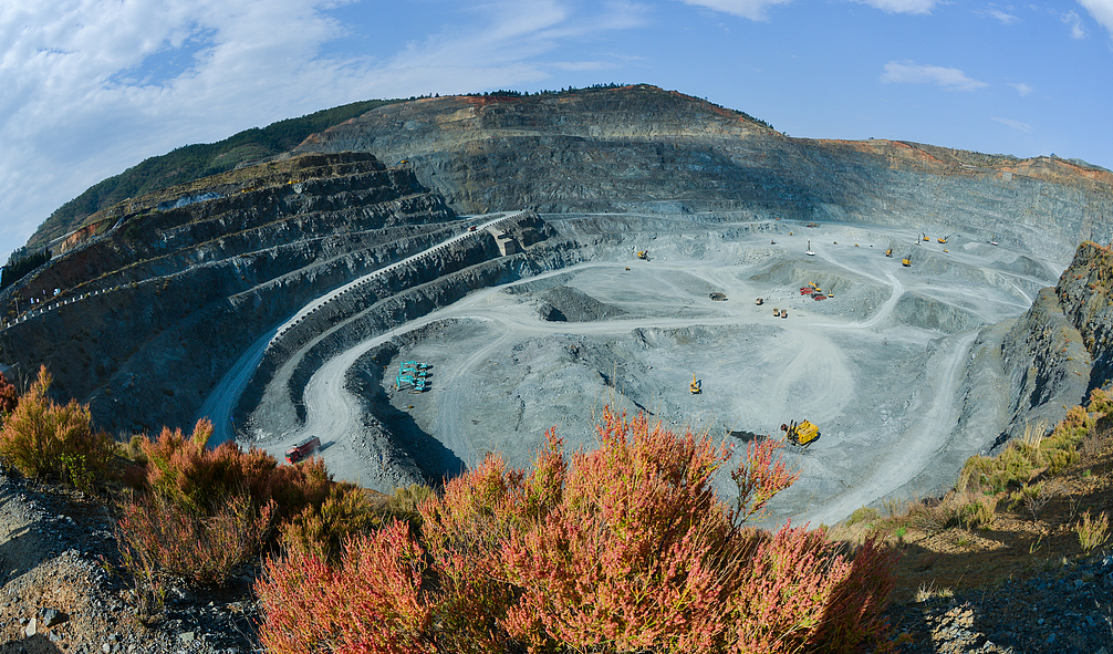 What Are the Latest Innovations in Mining Rock Drilling Technology?