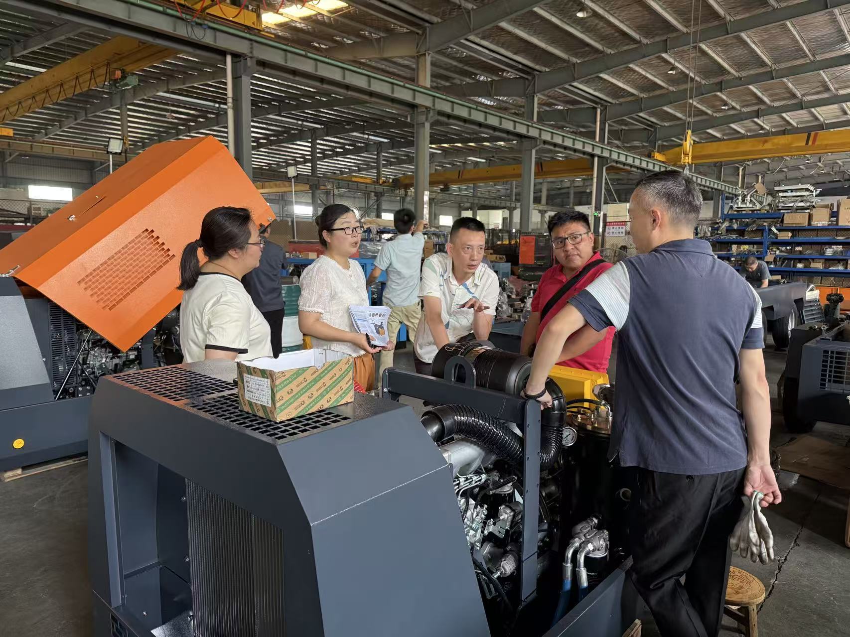 Customers visit the factory for inspection.jpg