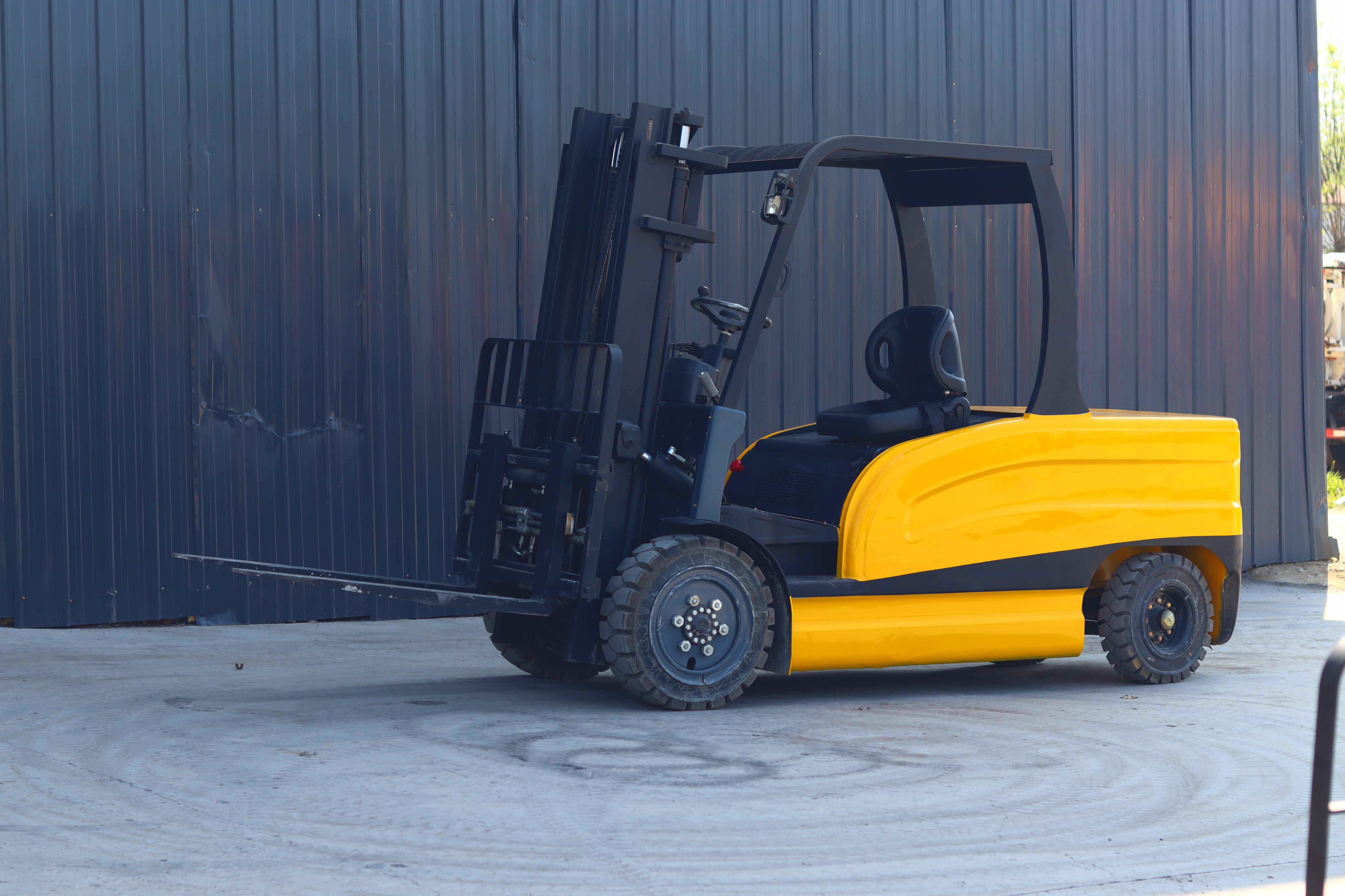 Advanced AC Drive Technology for Precision Control