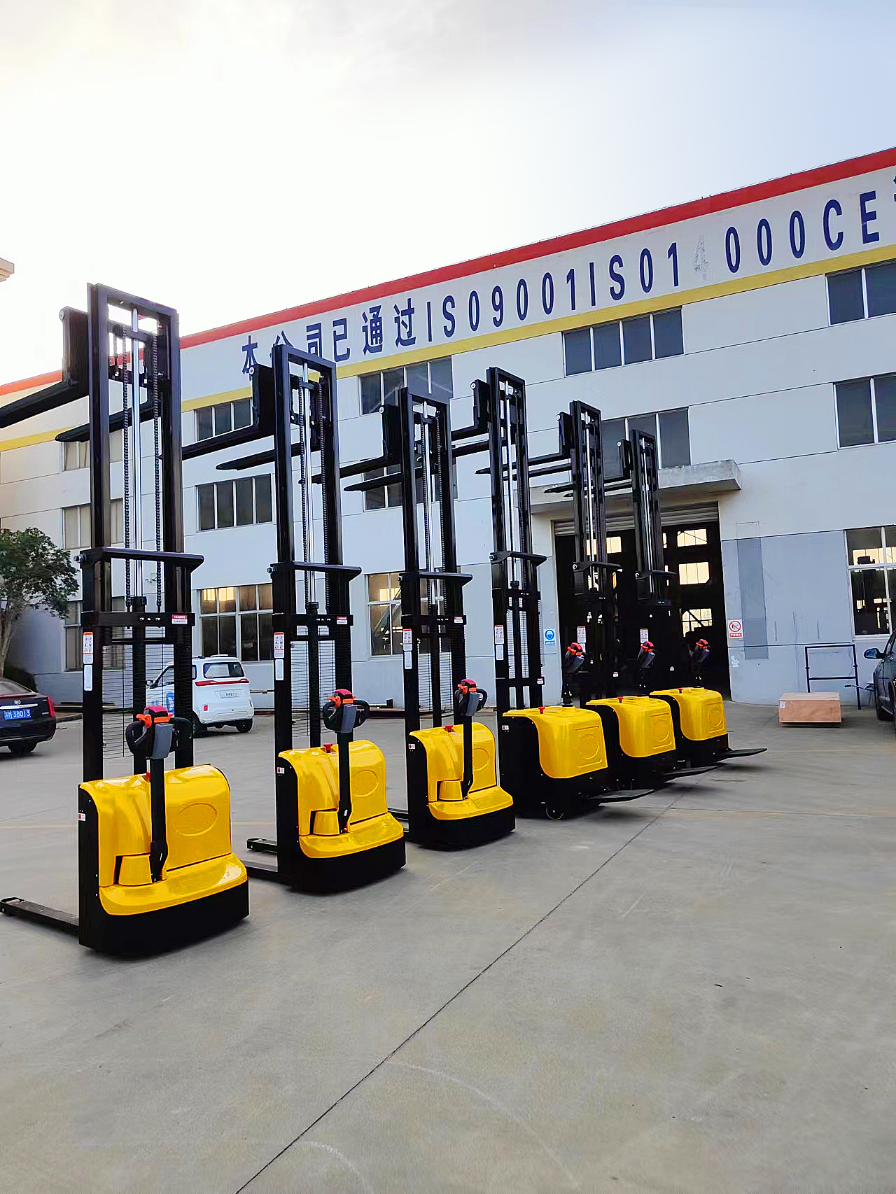 Electric Walkie Stacker – Efficient and Reliable Material Handling Solution