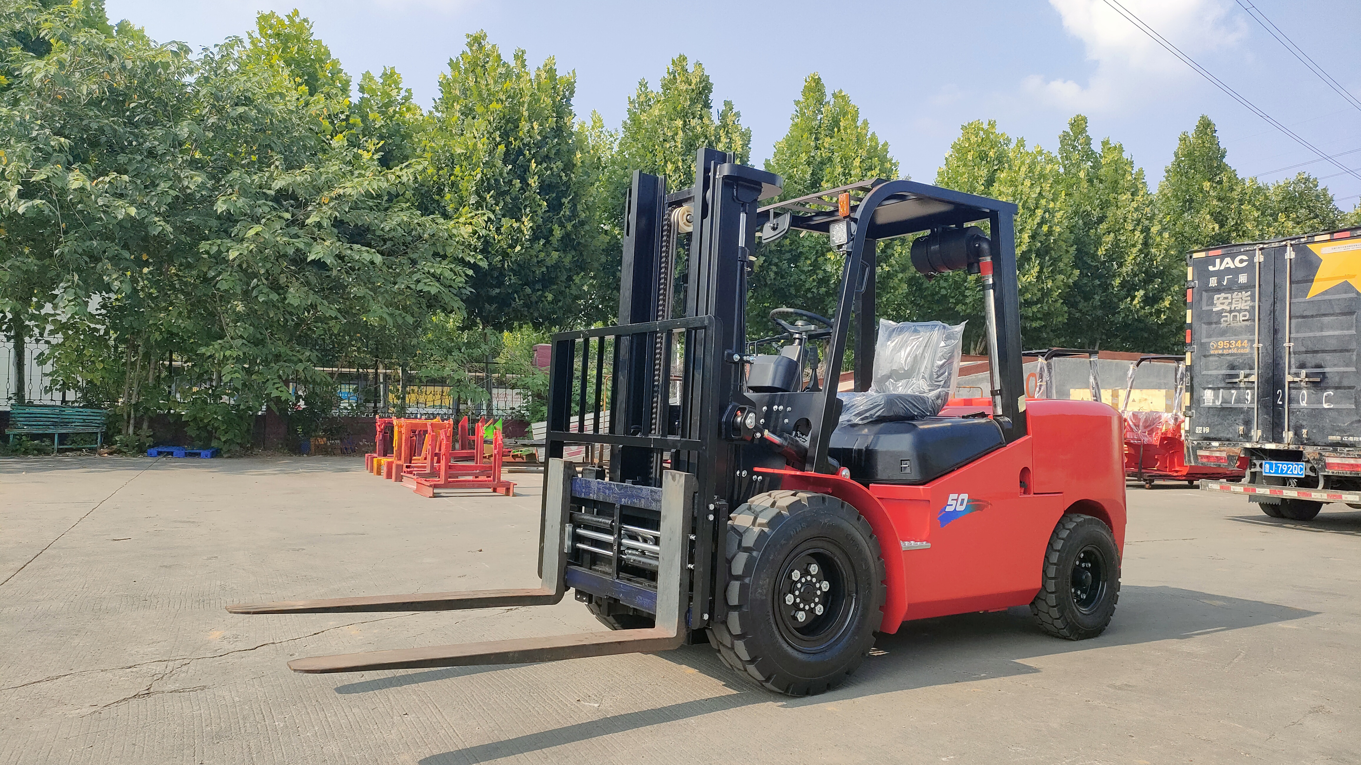 LPG Lift Solutions for Material Handling Efficiency
