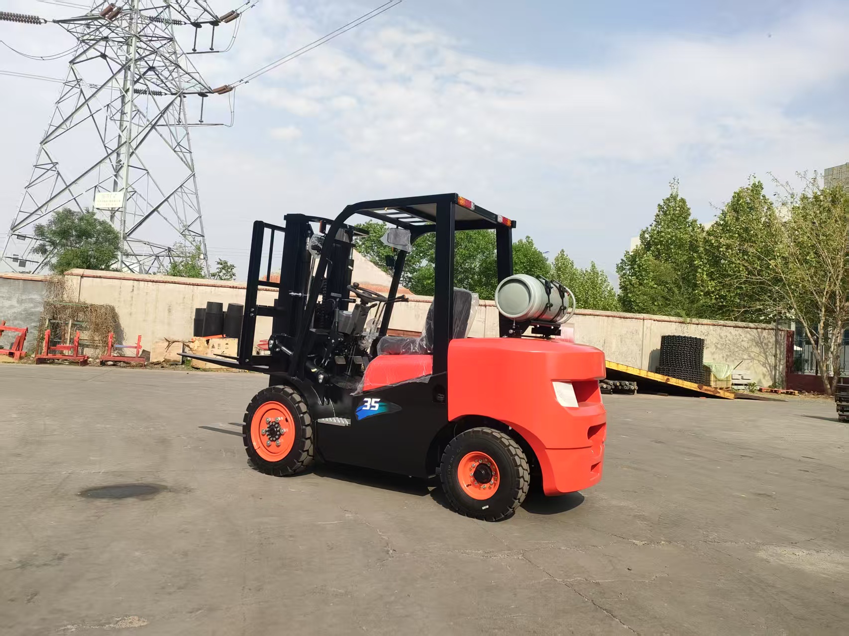 LPG Powered Forklift: Efficiency and Reliability from a Leading Manufacturer