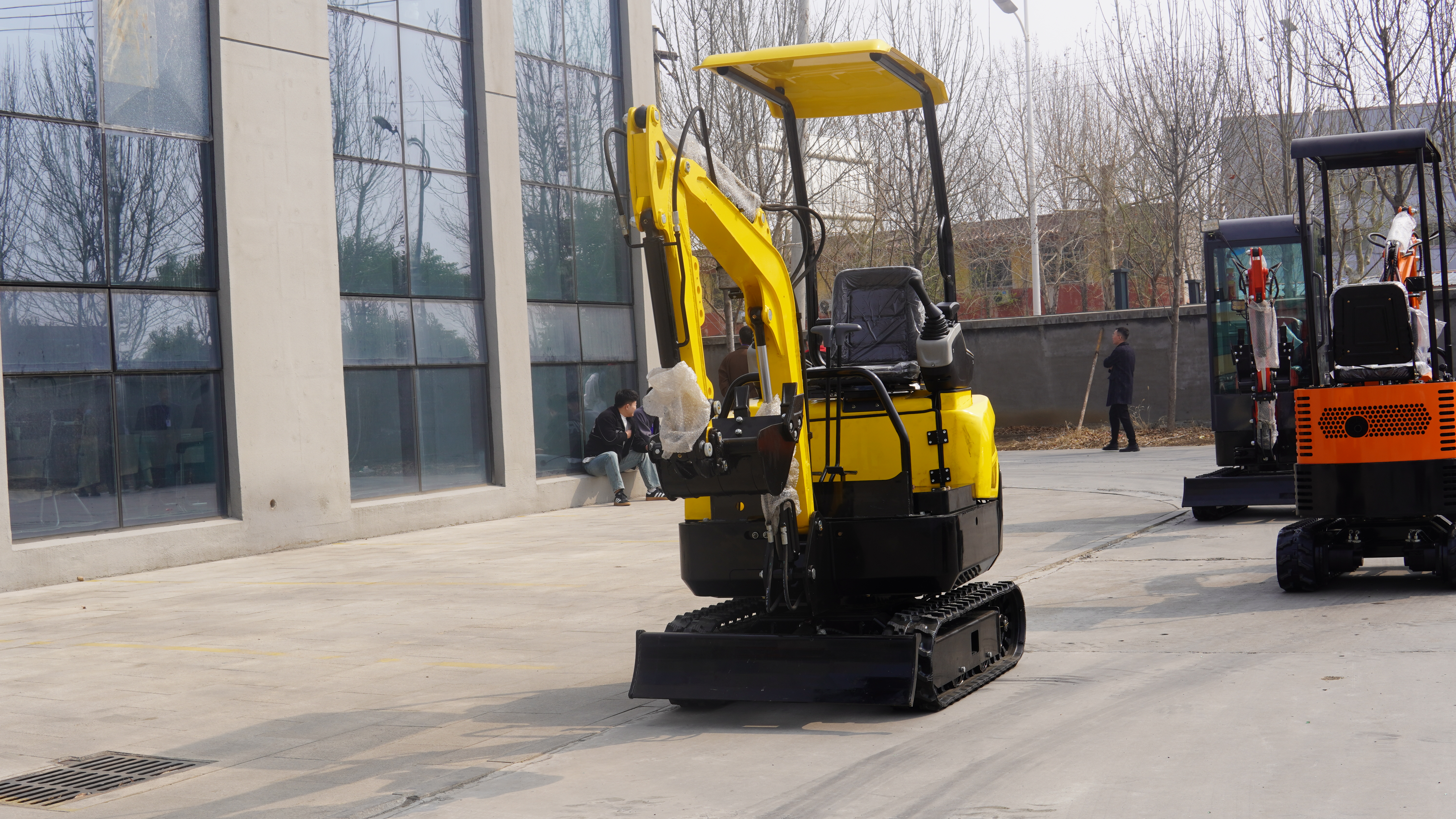 Small Garden Digger – Compact Excavator for Precision Landscaping