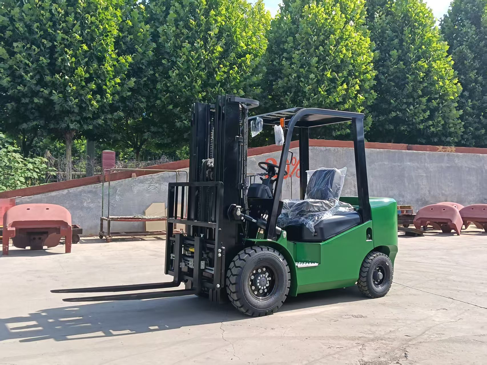 High-Performance Diesel Powered Forklift for Heavy-Duty Material Handling