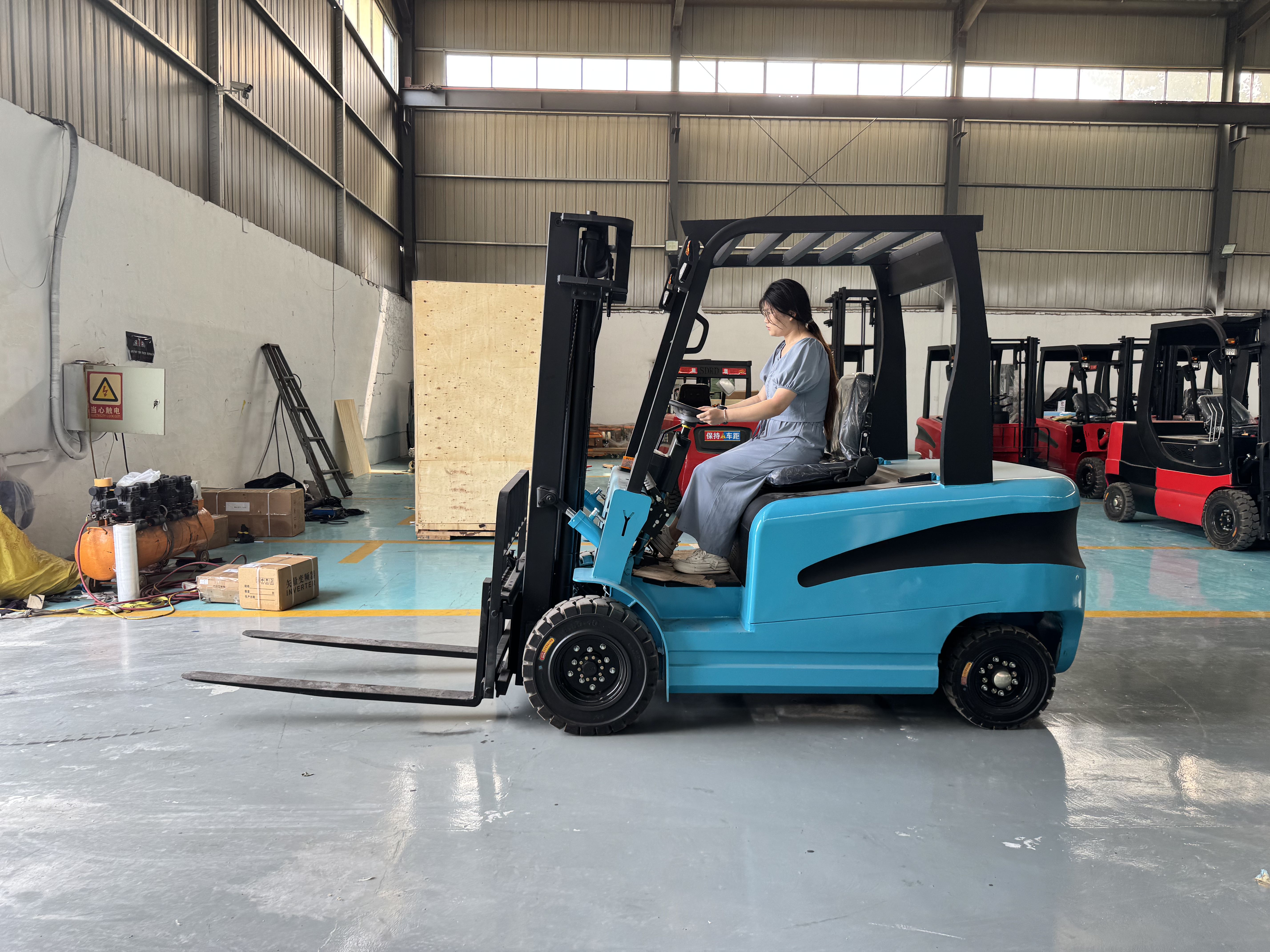 Portable Forklift: Compact Lifting Solutions for Global Industries