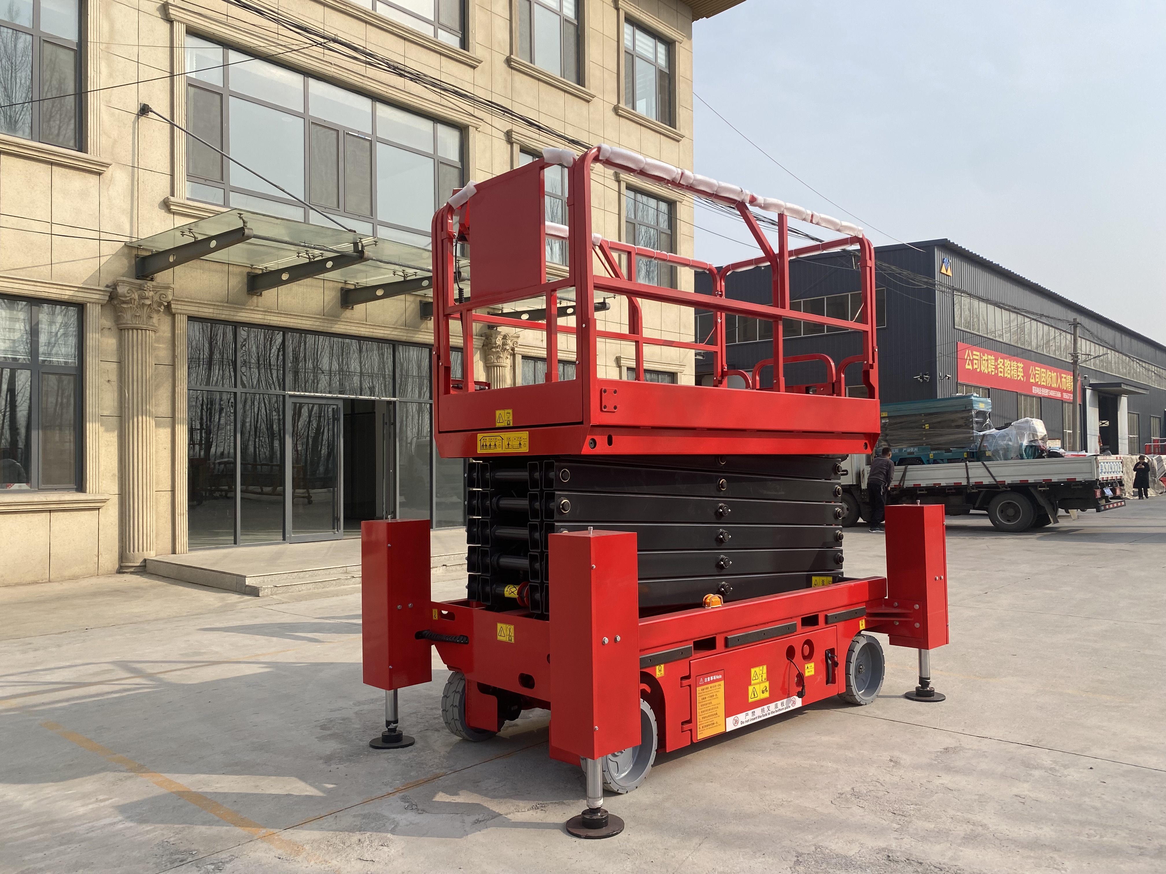 Mobile Hydraulic Lift Table: Versatile Lifting Solutions for Global Industries