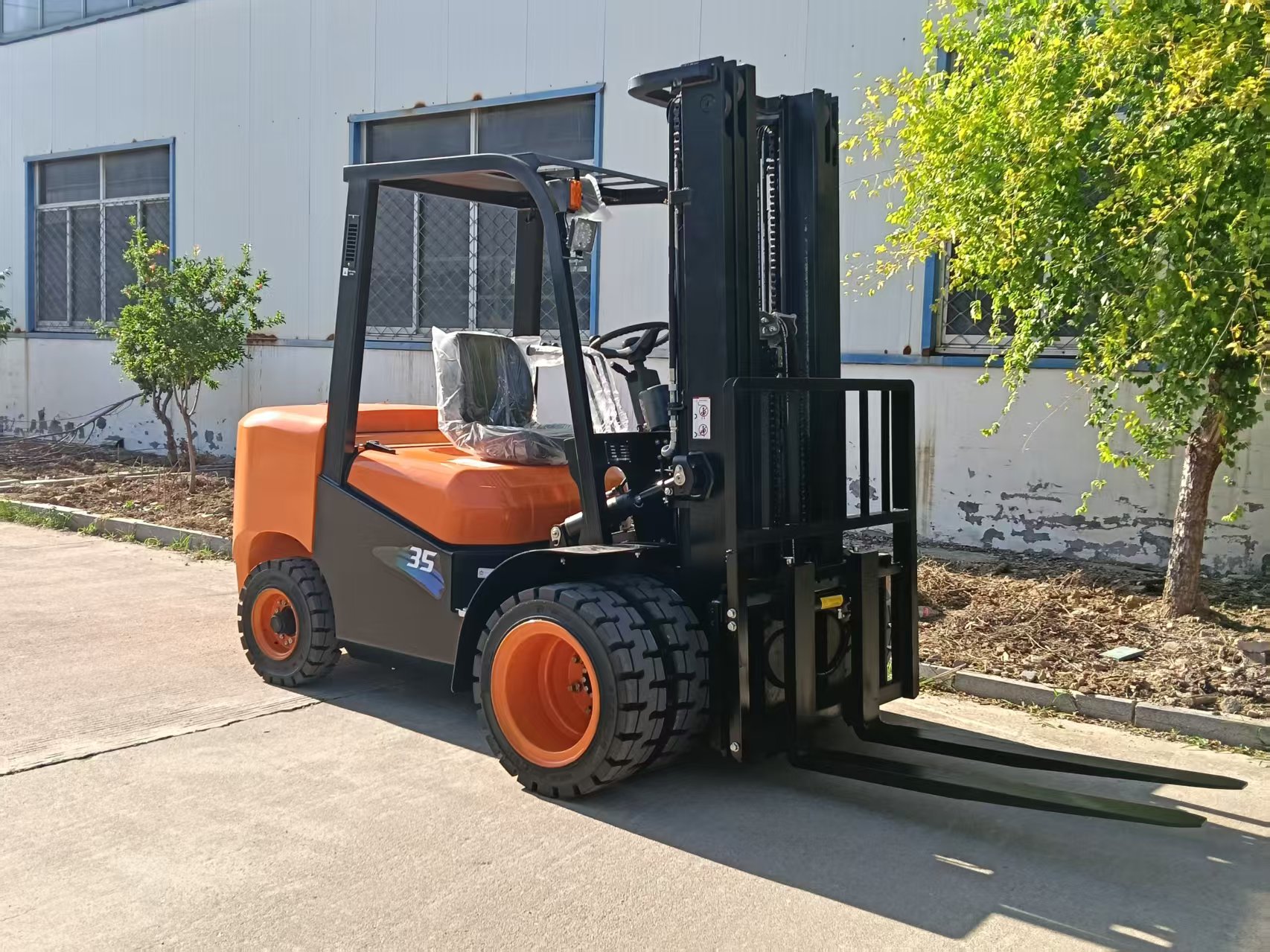 3.5 Ton Diesel Forklift – High Performance & Reliable Material Handling Solution