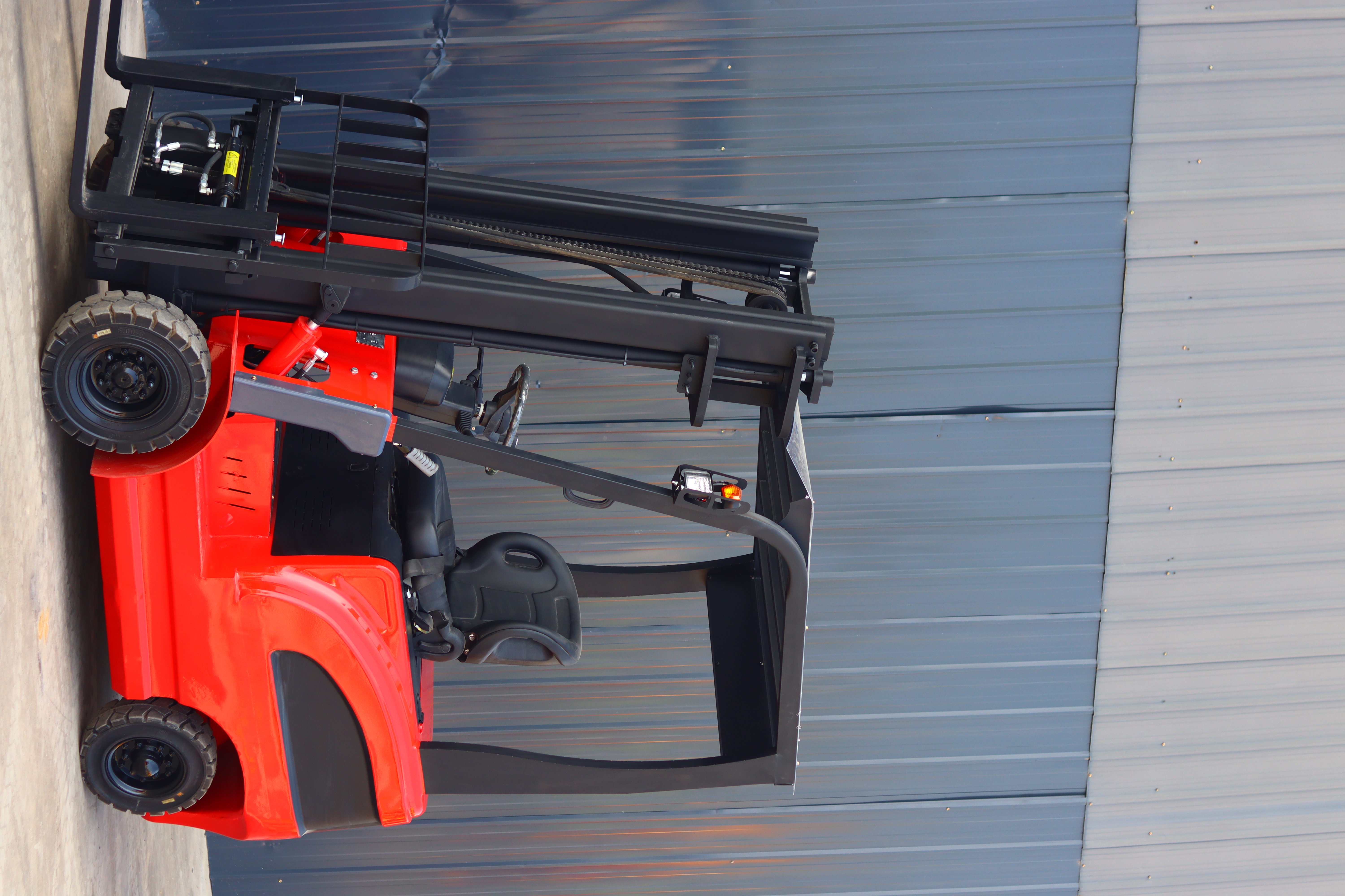 High-Performance Electric Portable Forklift for Warehousing and Logistics