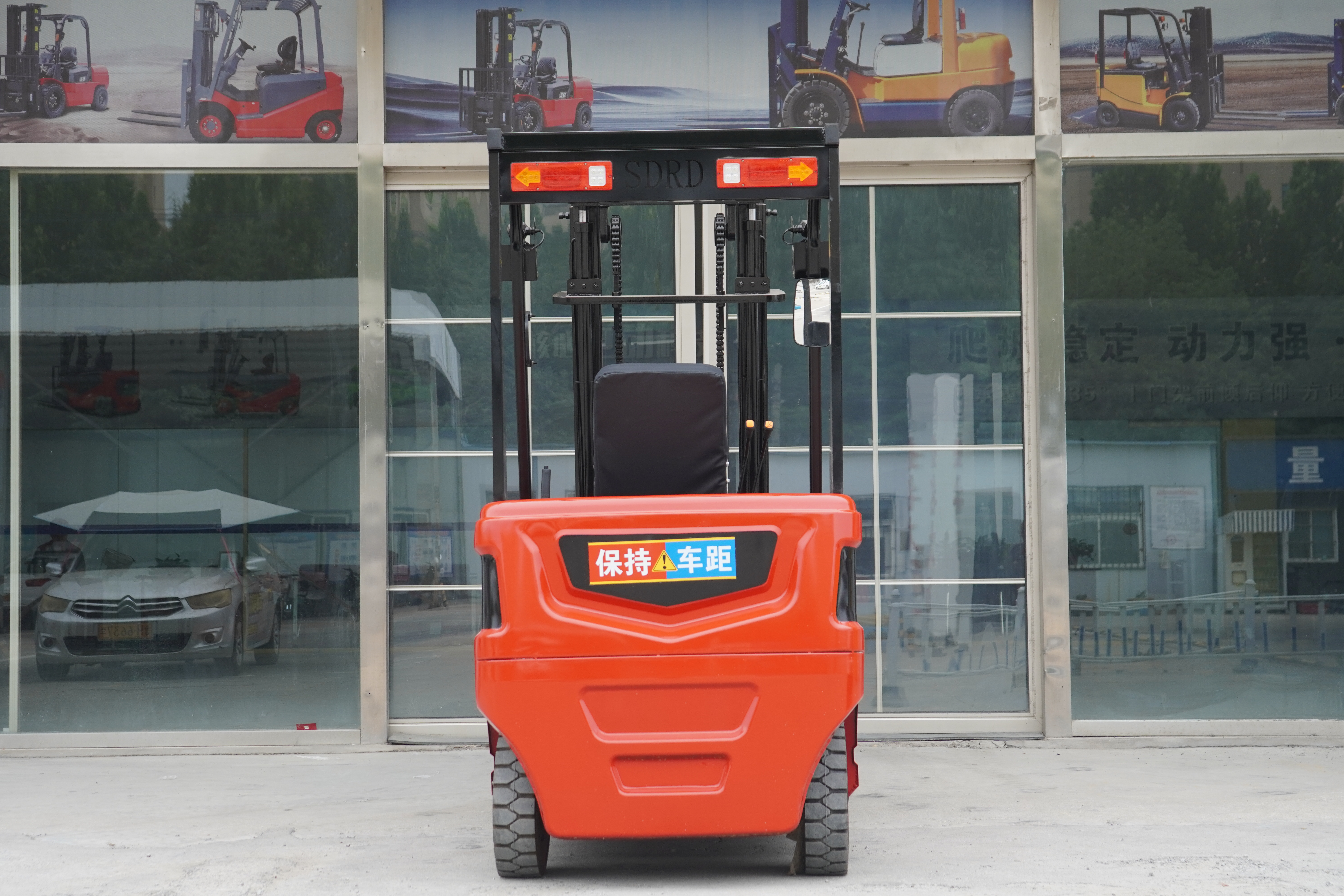 Narrow Aisle Forklift Solutions for Efficient Warehouse Operations