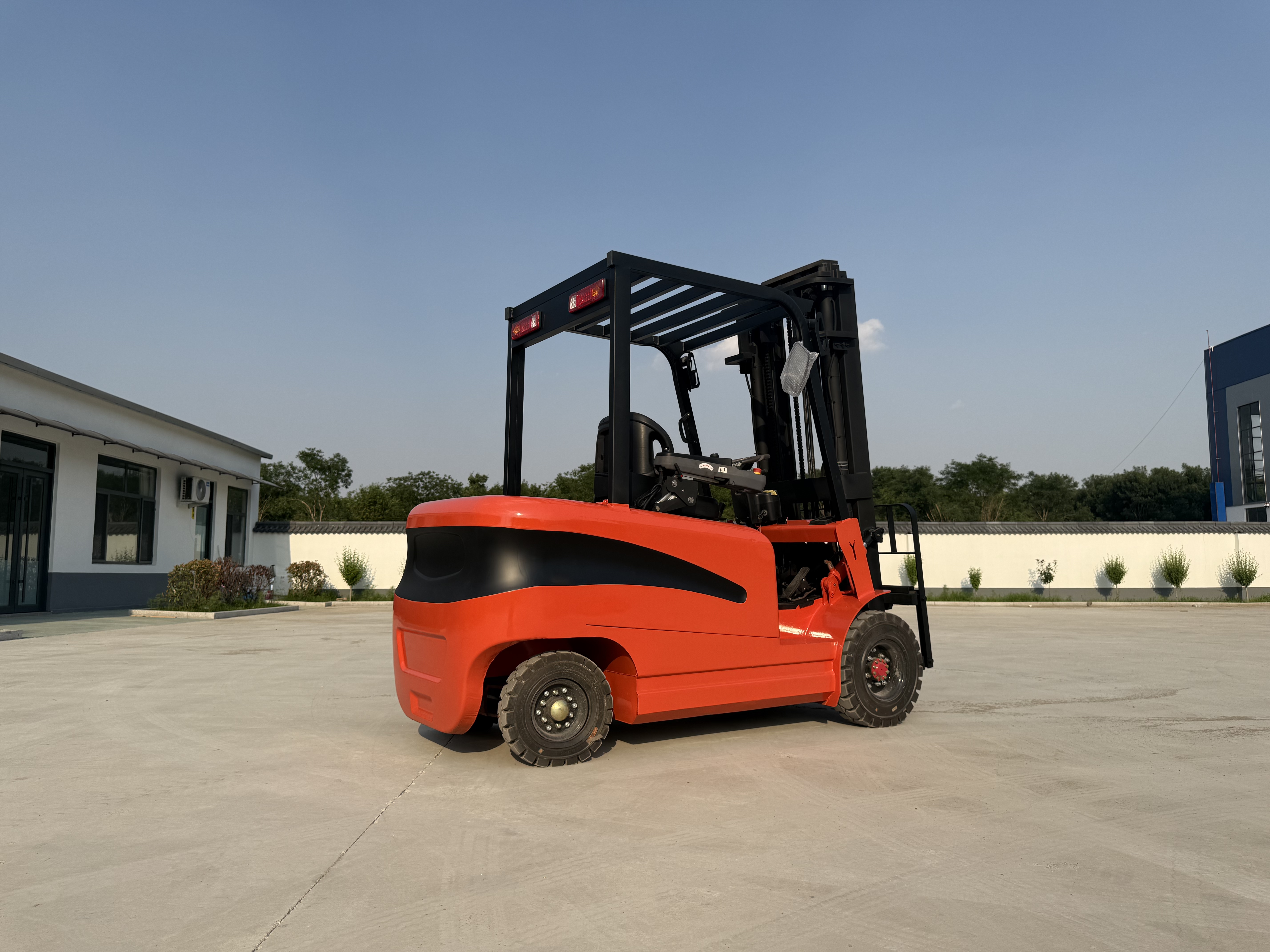 Electric Outdoor Forklift | Reliable & Eco-Friendly Material Handling