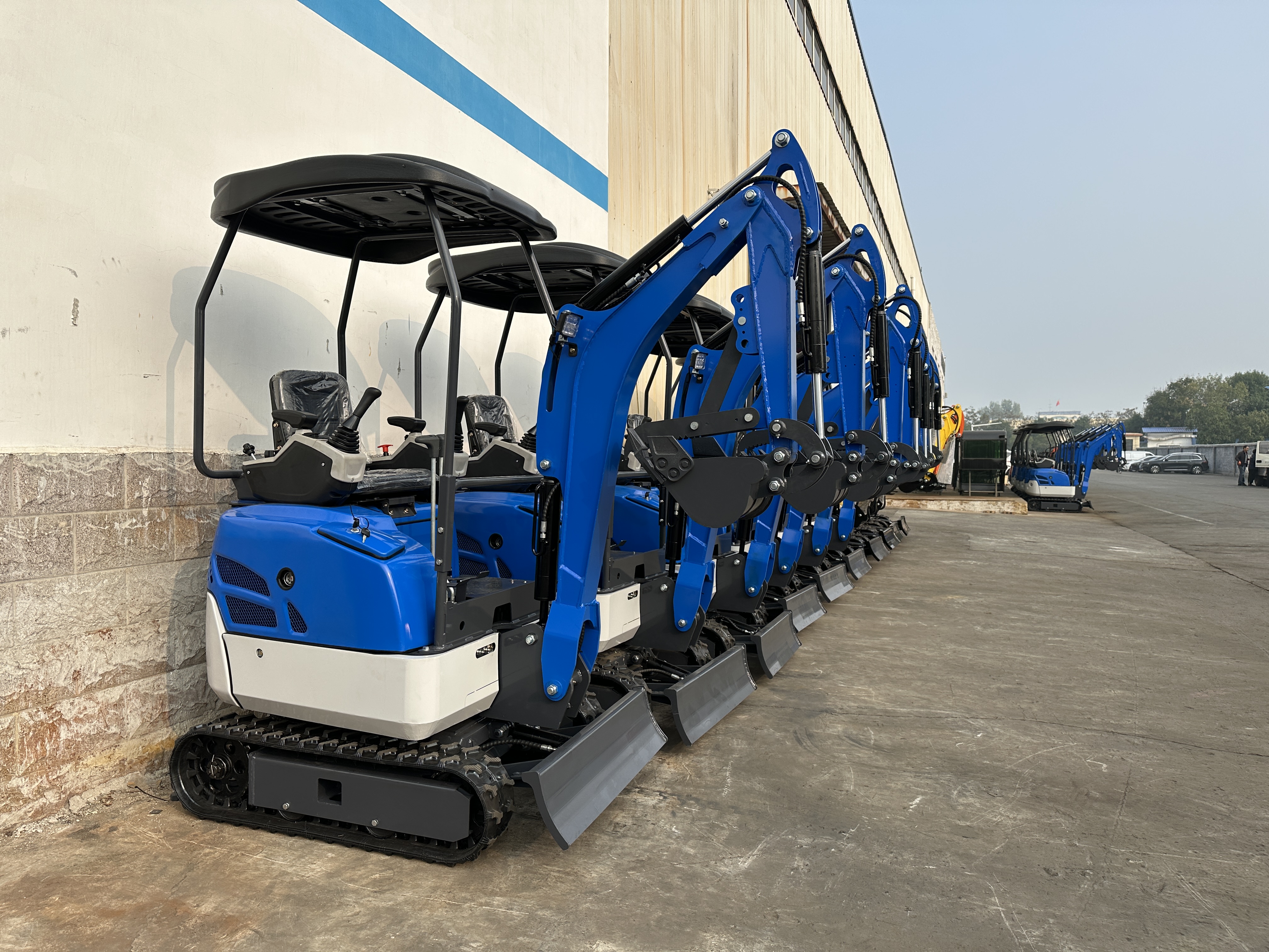 2 Ton Mini Excavator – Compact Powerhouse for Precision Digging
