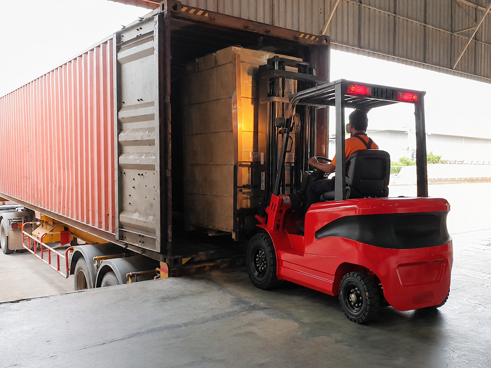 Logistikprojekt for havne i Mellemøsten: Opgradering af udstyr, der forbedrer containerhåndteringseffektiviteten med 50 % ved brug af elektriske gaffeltrucks