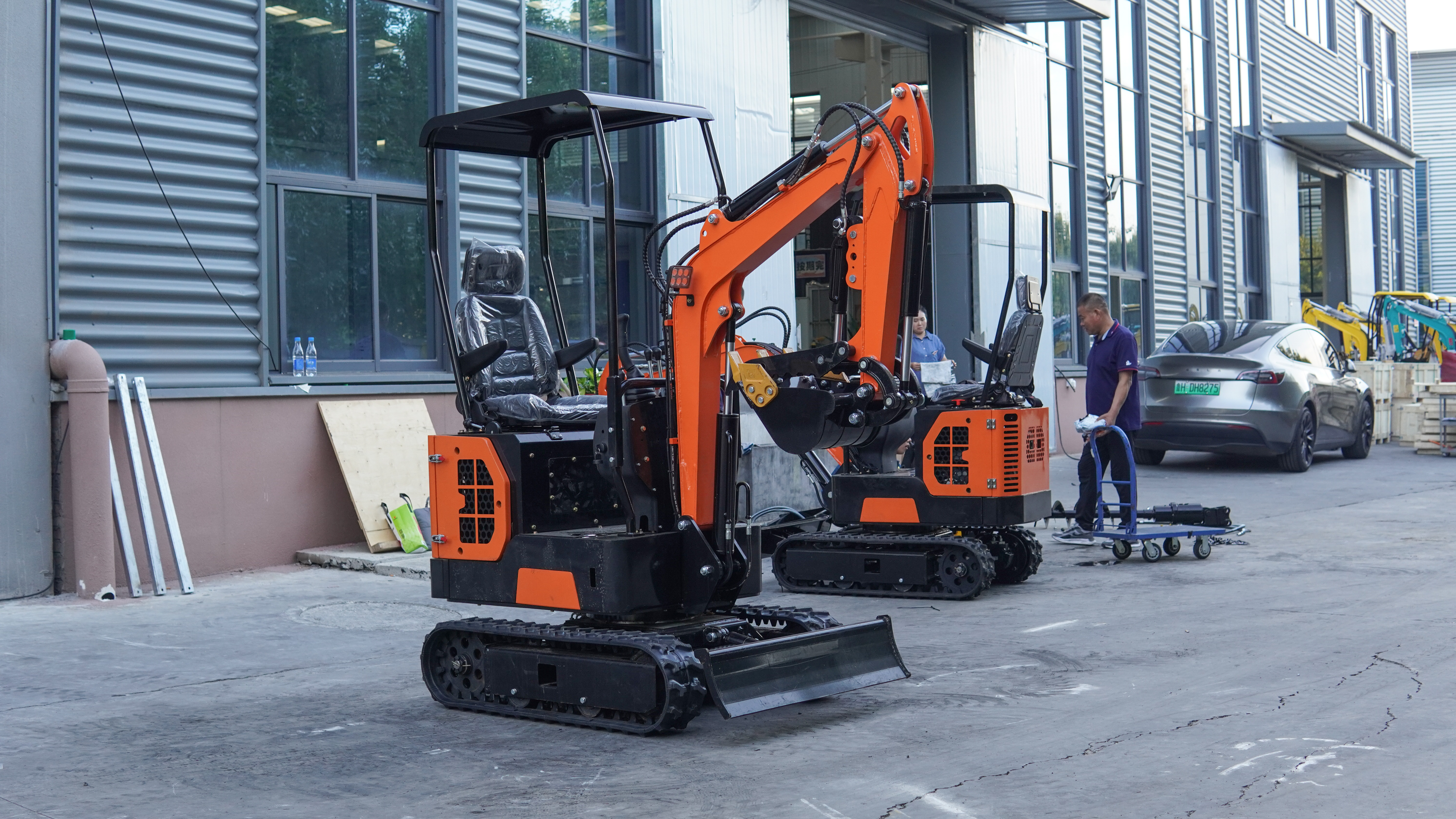 Electric Mini Excavator – Compact Power for Urban and Indoor Construction