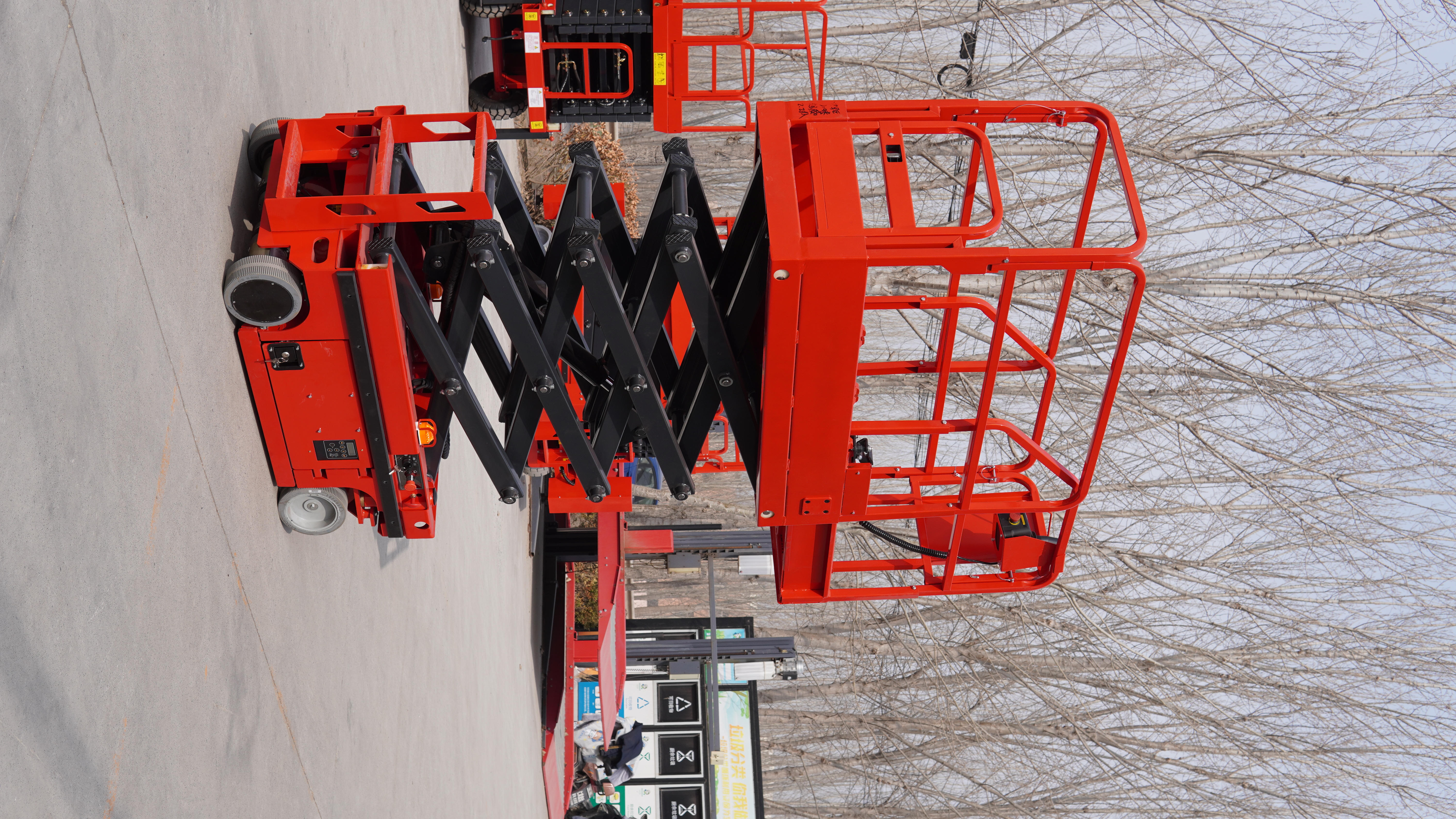 Portable Lifting Platform for Safe and Efficient Material Handling