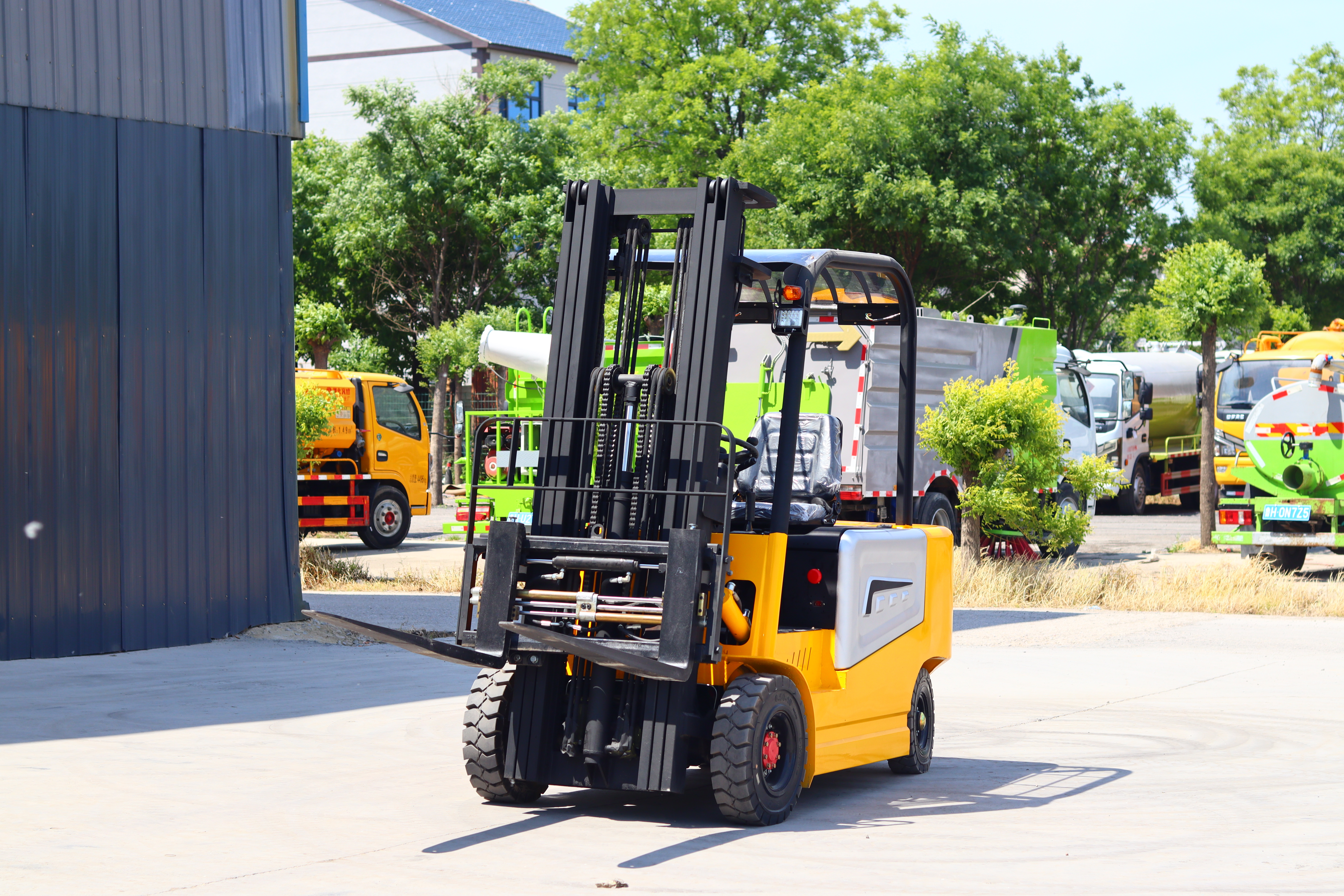 Portable Electric Forklift: Compact Lifting Solution for Every Workplace