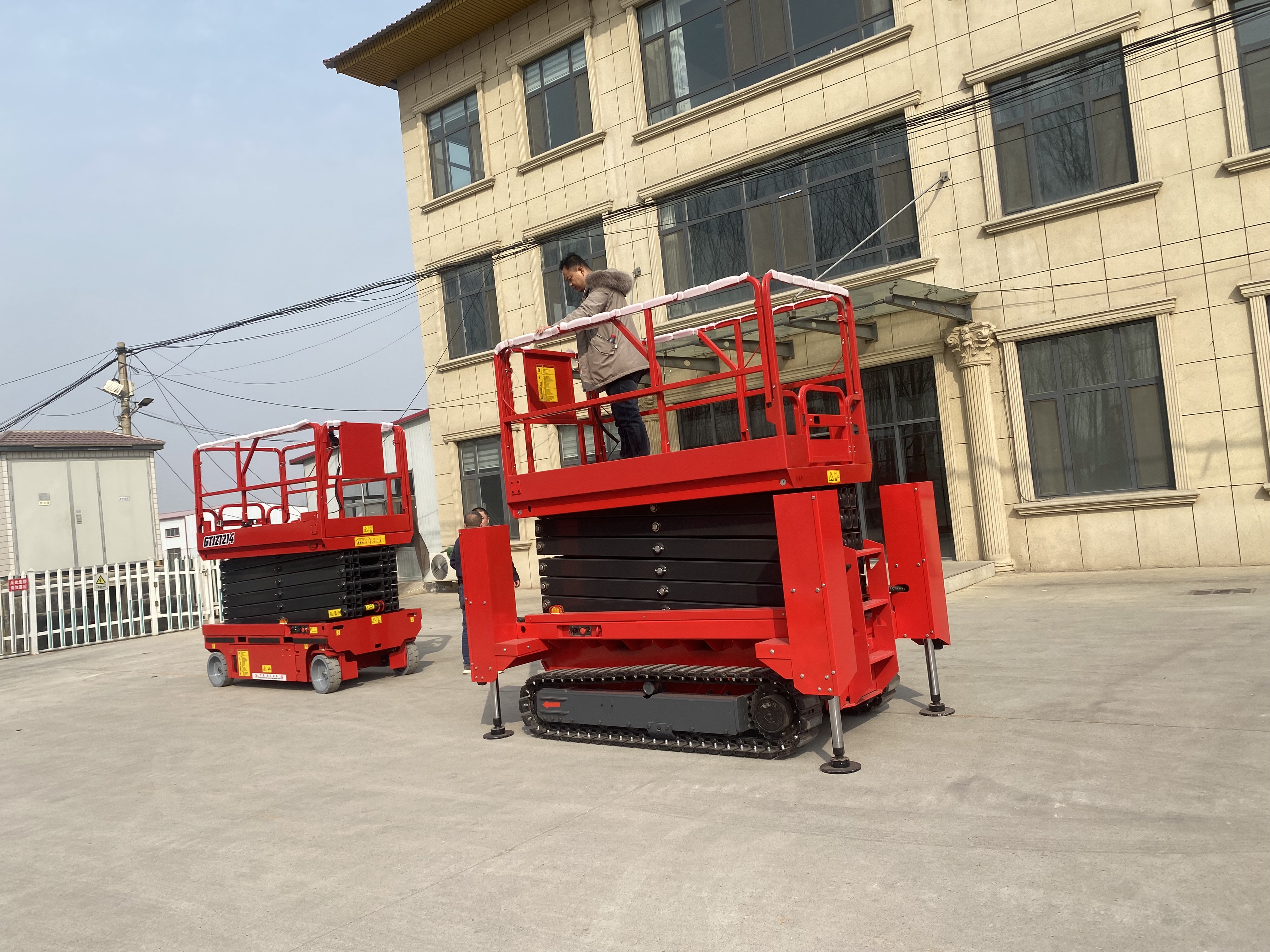 All Terrain Scissor Lift for Rough & Rugged Environments | Kaiyite