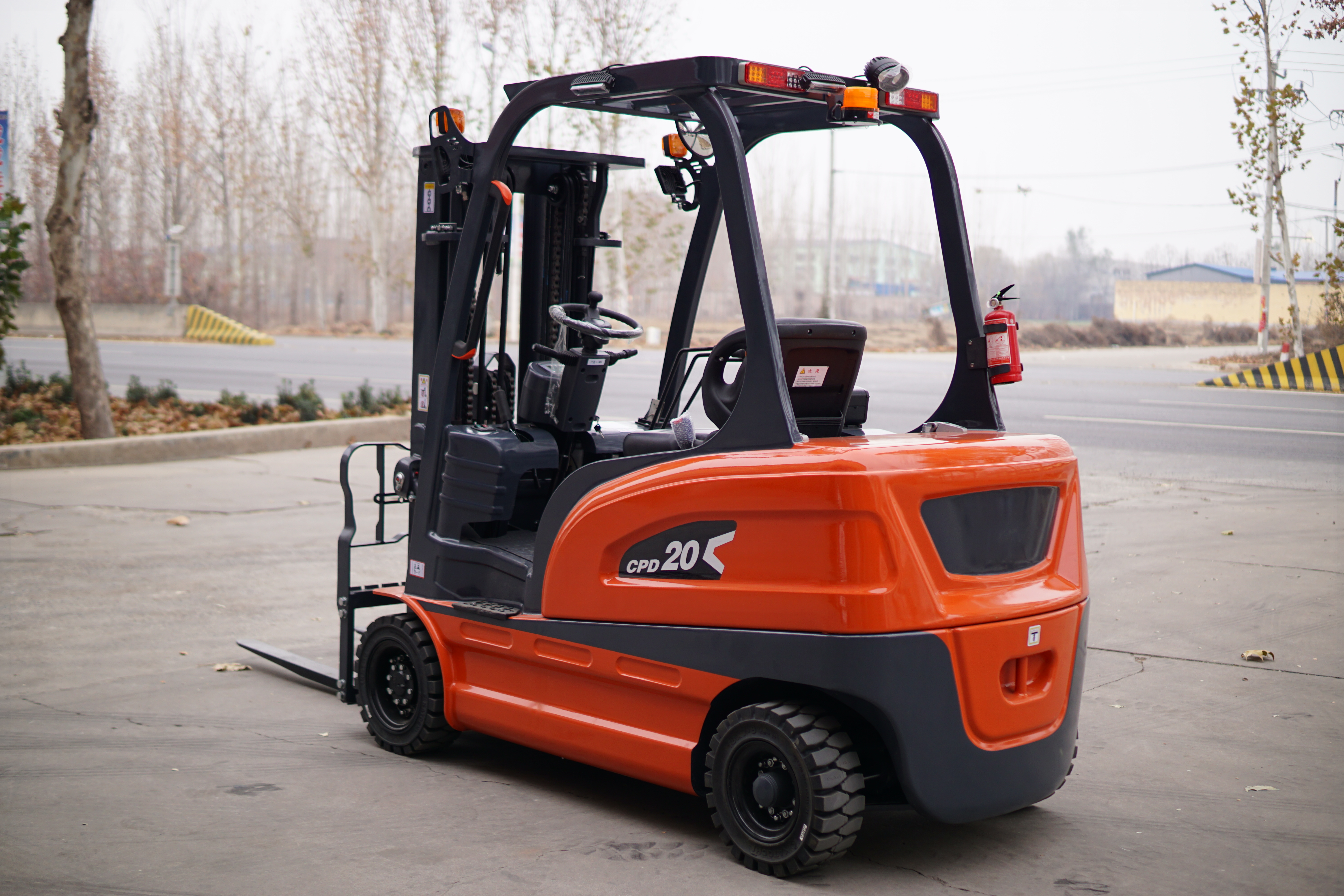 High-Performance Battery Electric Forklift for Sustainable Material Handling