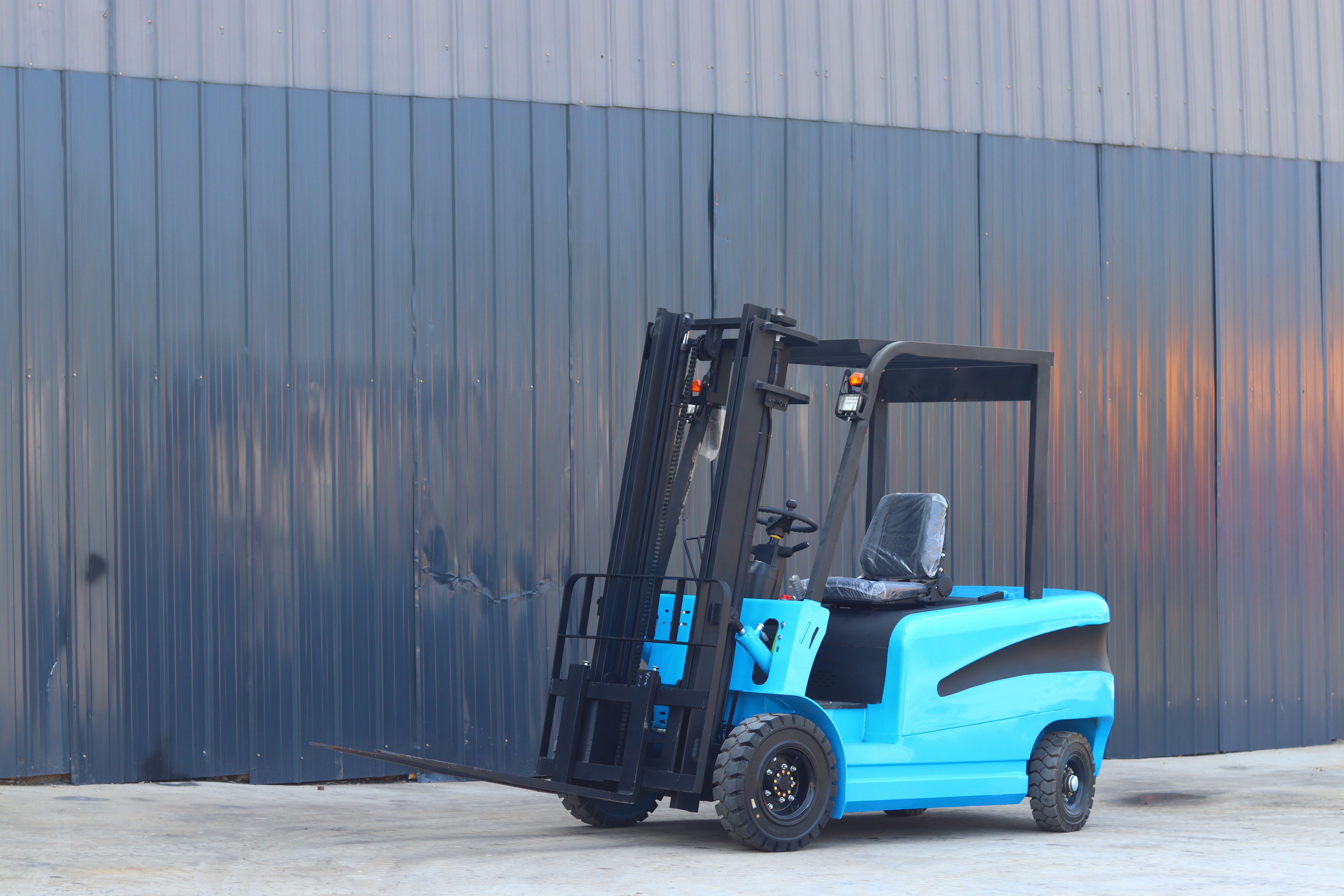 Battery Powered Forklift – Efficient & Eco-Friendly Material Handling Solutions