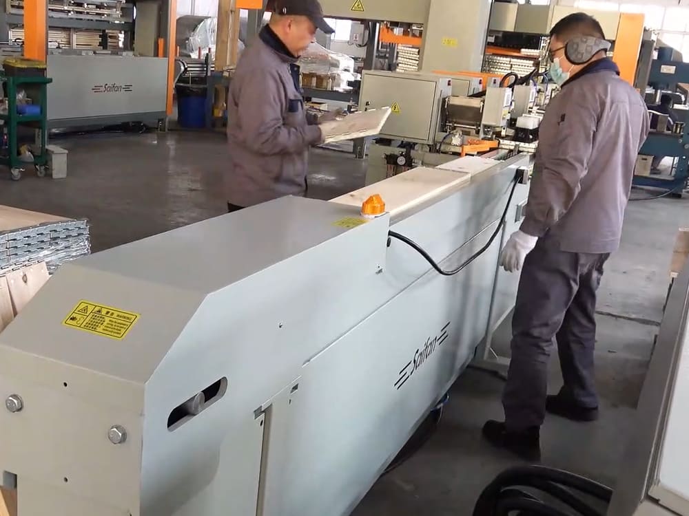 SF4070 Automatic wooden pallet collar assembly machine (4).jpg